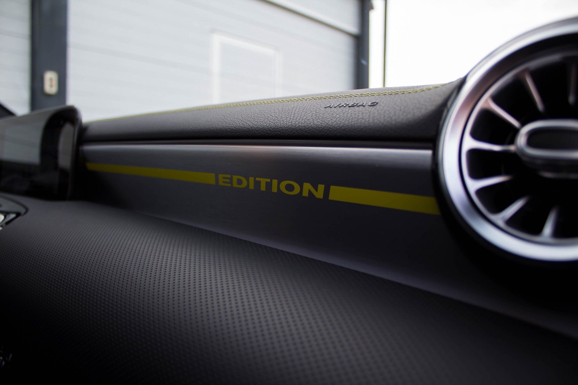 Mercedes-Benz A-Klasse 250 AMG Edition 1 Panorama Burmester Night Aut7 Foto 34