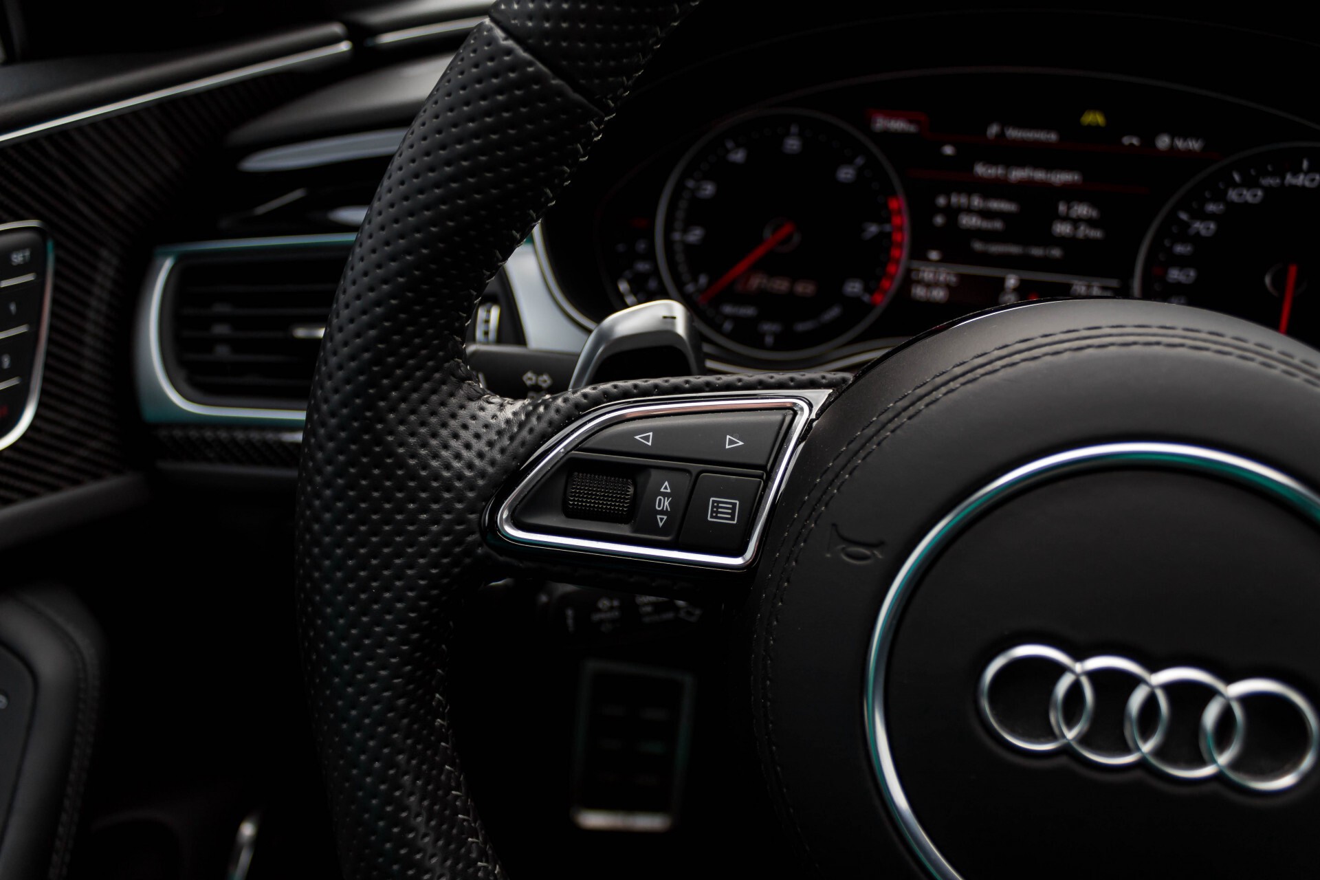 Audi A6 Avant 4.0 TFSI RS6 Quattro Ceramic Dynamic Plus Aut8 Foto 10
