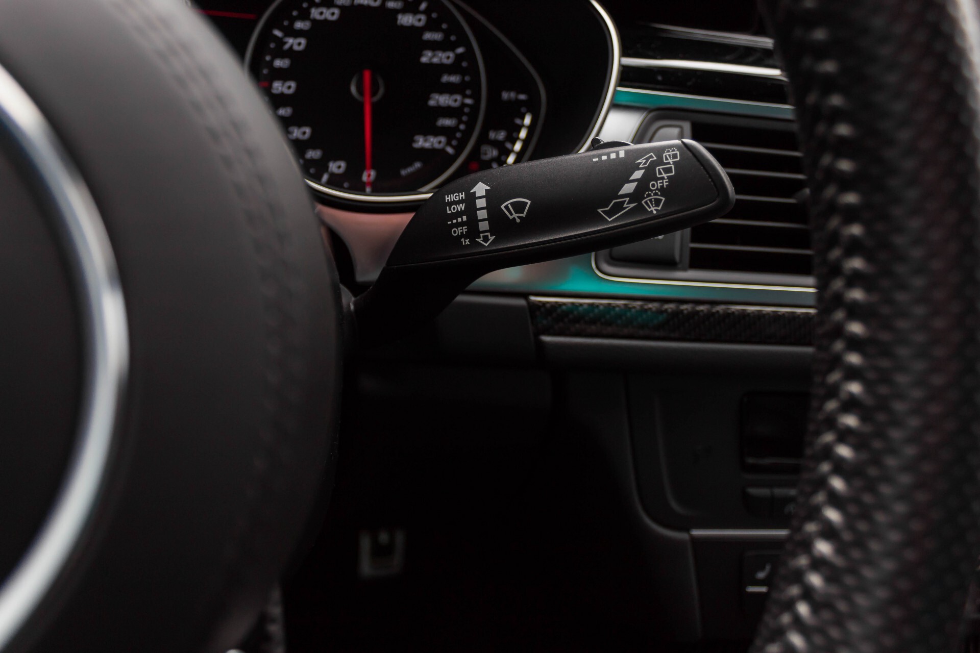Audi A6 Avant 4.0 TFSI RS6 Quattro Ceramic Dynamic Plus Aut8 Foto 13