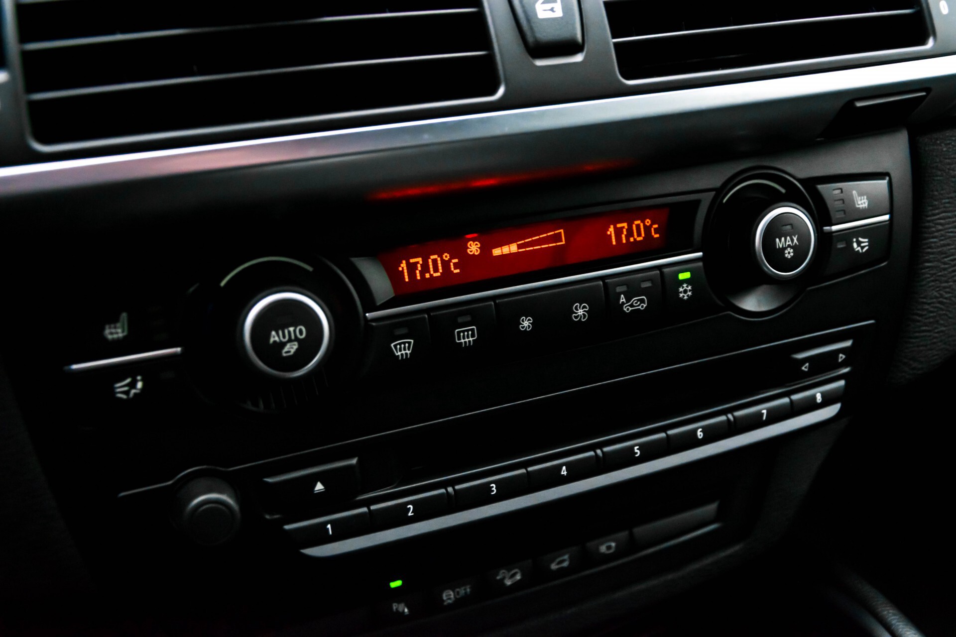 BMW X5 4.4i V8 M GRIJS KENTEKEN Aut6 Foto 20