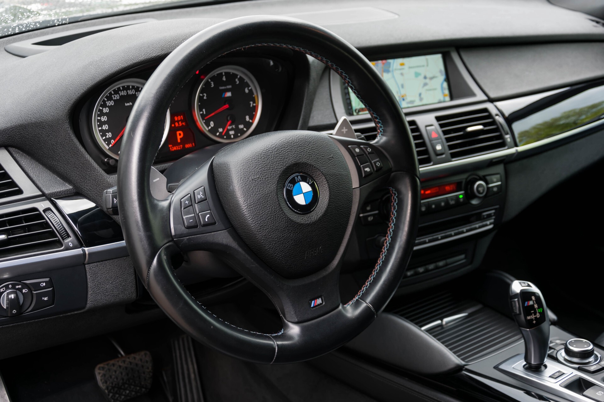 BMW X5 4.4i V8 M GRIJS KENTEKEN Aut6 Foto 39