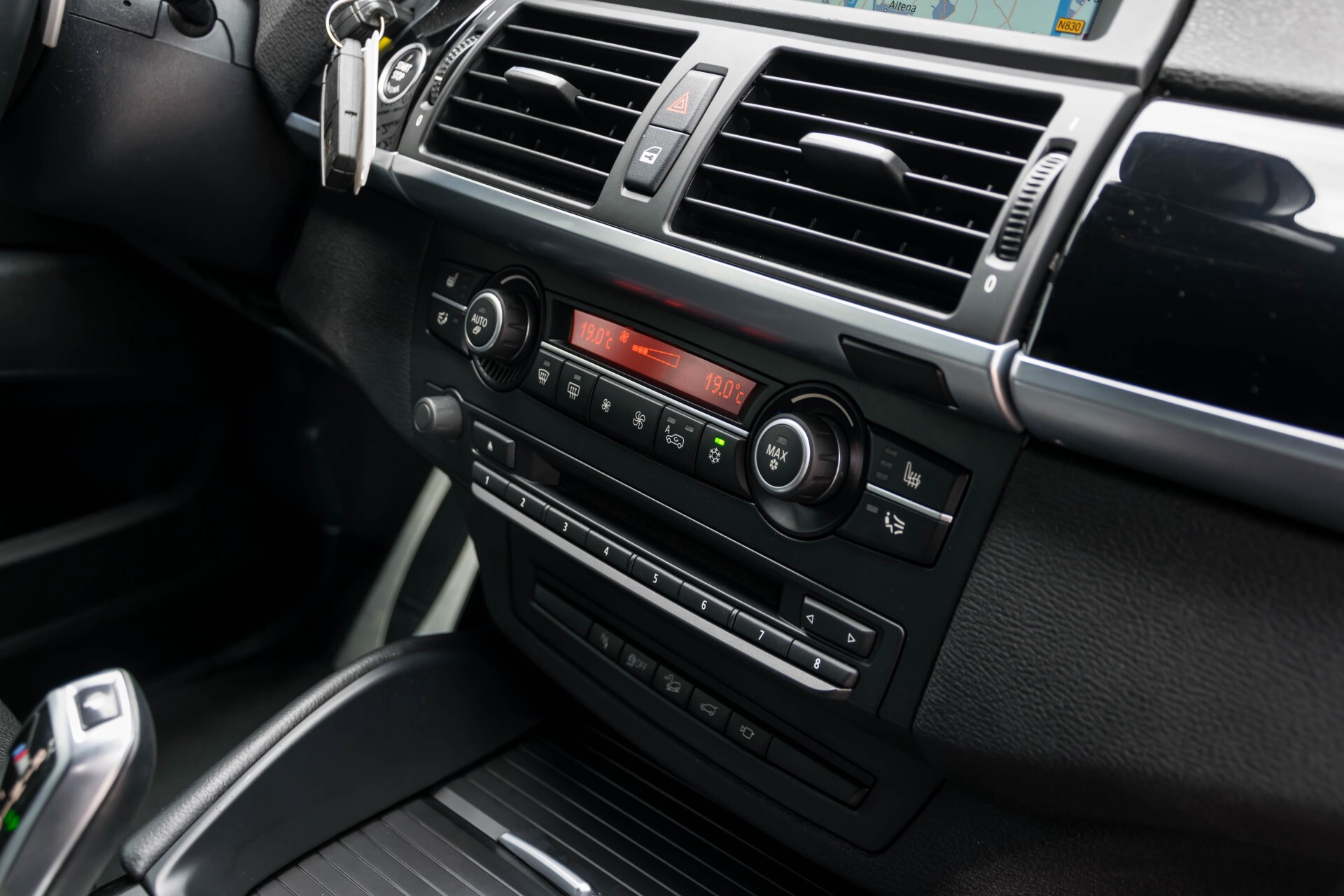 BMW X5 4.4i V8 M GRIJS KENTEKEN Aut6 Foto 40