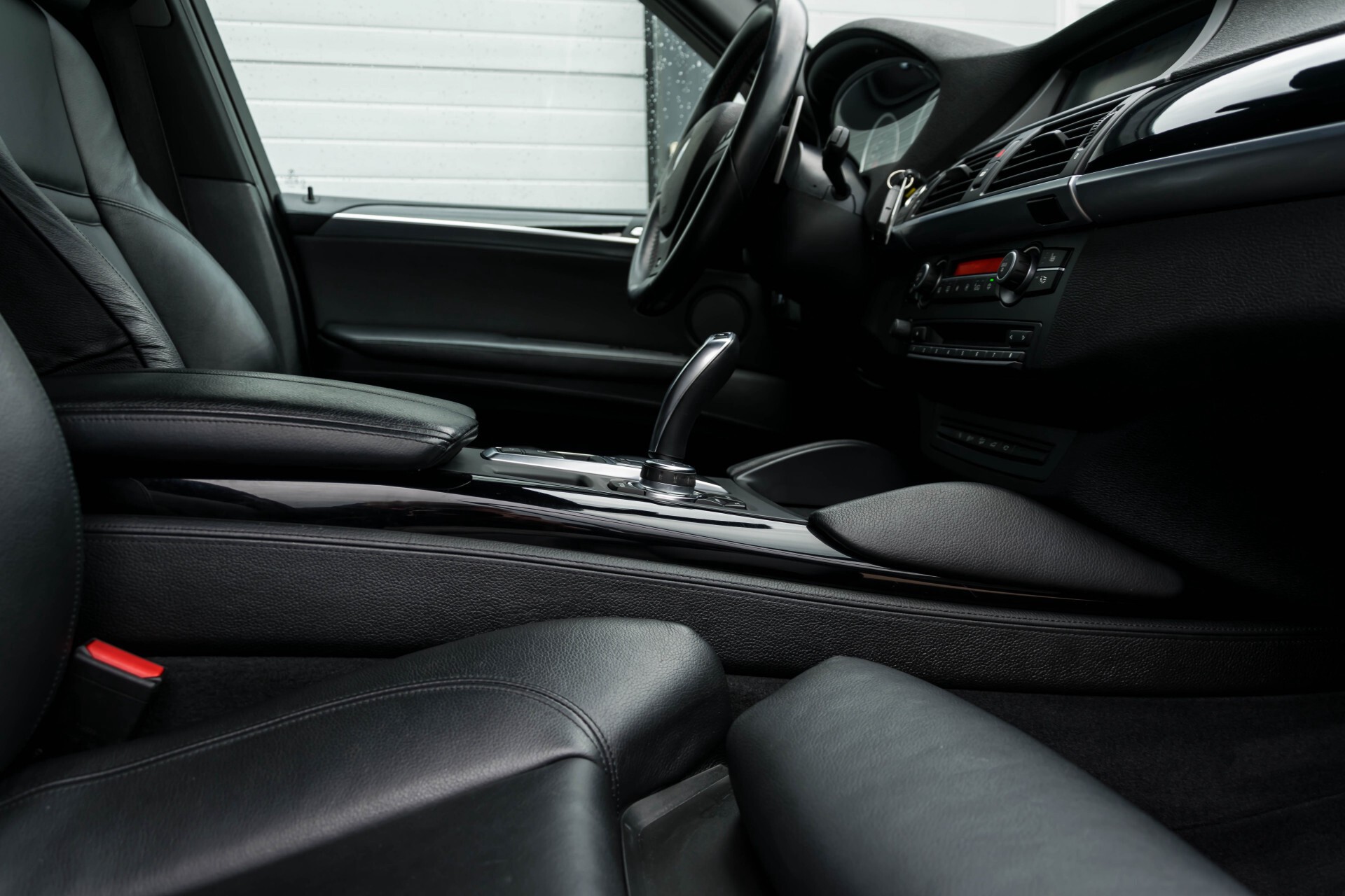 BMW X5 4.4i V8 M GRIJS KENTEKEN Aut6 Foto 43