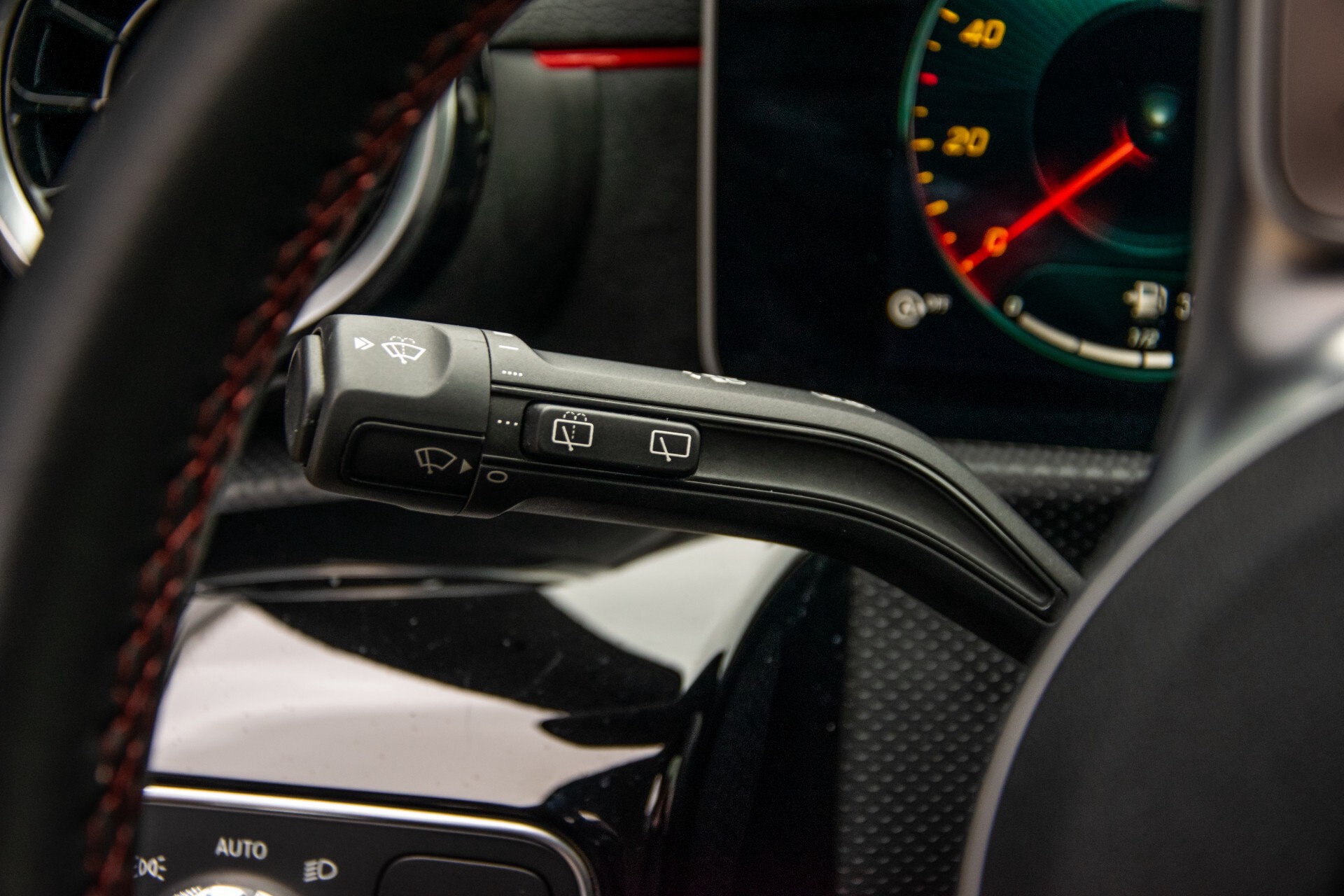 Mercedes-Benz A-Klasse 180 d AMG Panorama/MBUX/DAB/LED Aut7 Foto 10