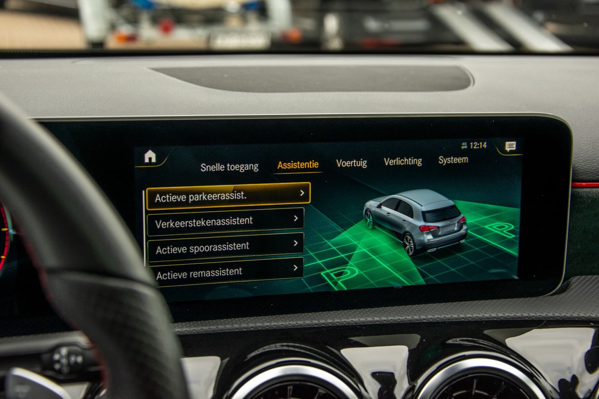 Mercedes-Benz A-Klasse 180 d AMG Panorama/MBUX/DAB/LED Aut7 Foto 25
