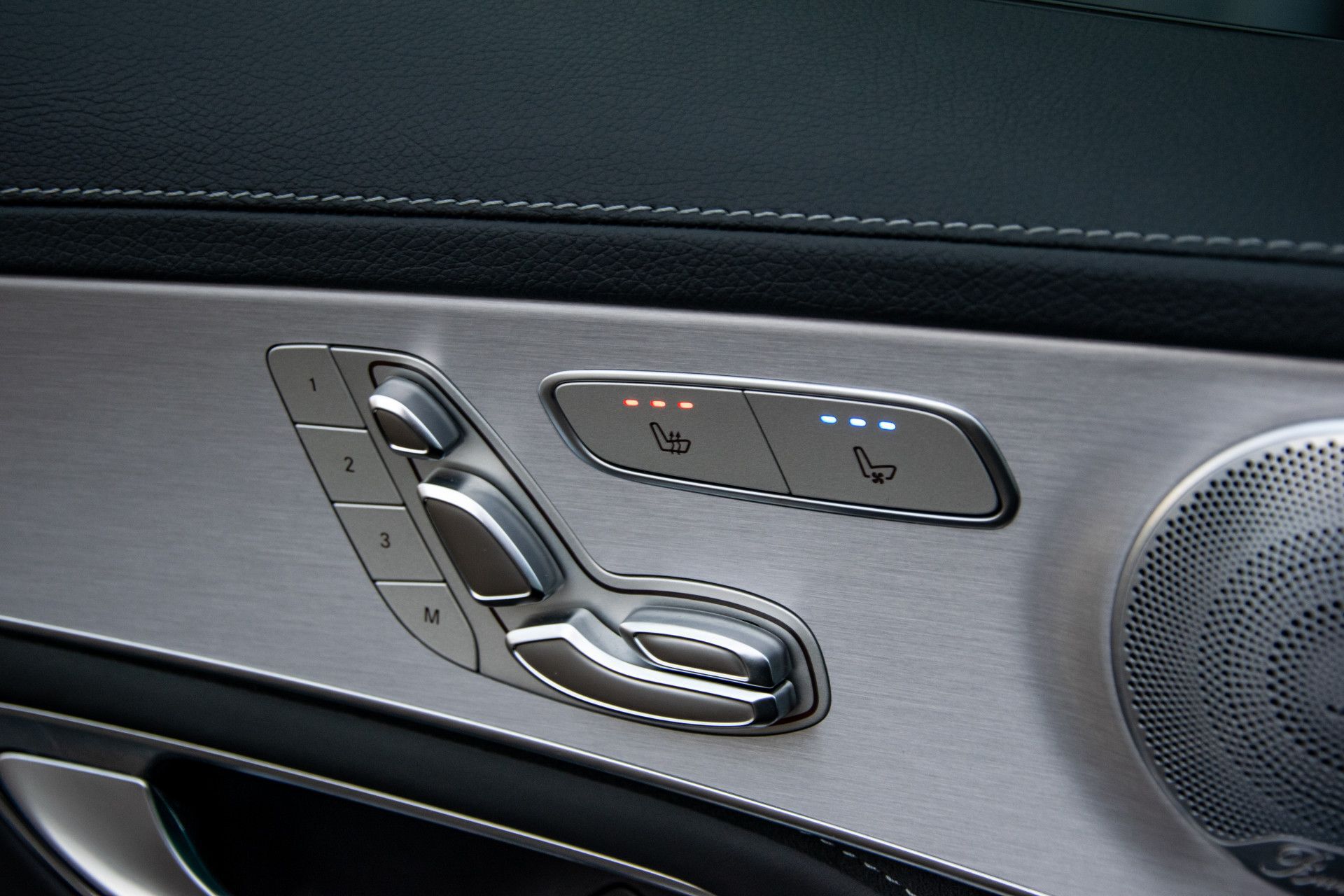 Mercedes-Benz C-Klasse Estate 63 AMG Night Designo | Rij-assistentie | Keyless | Burmester | Panorama Aut7 Foto 24