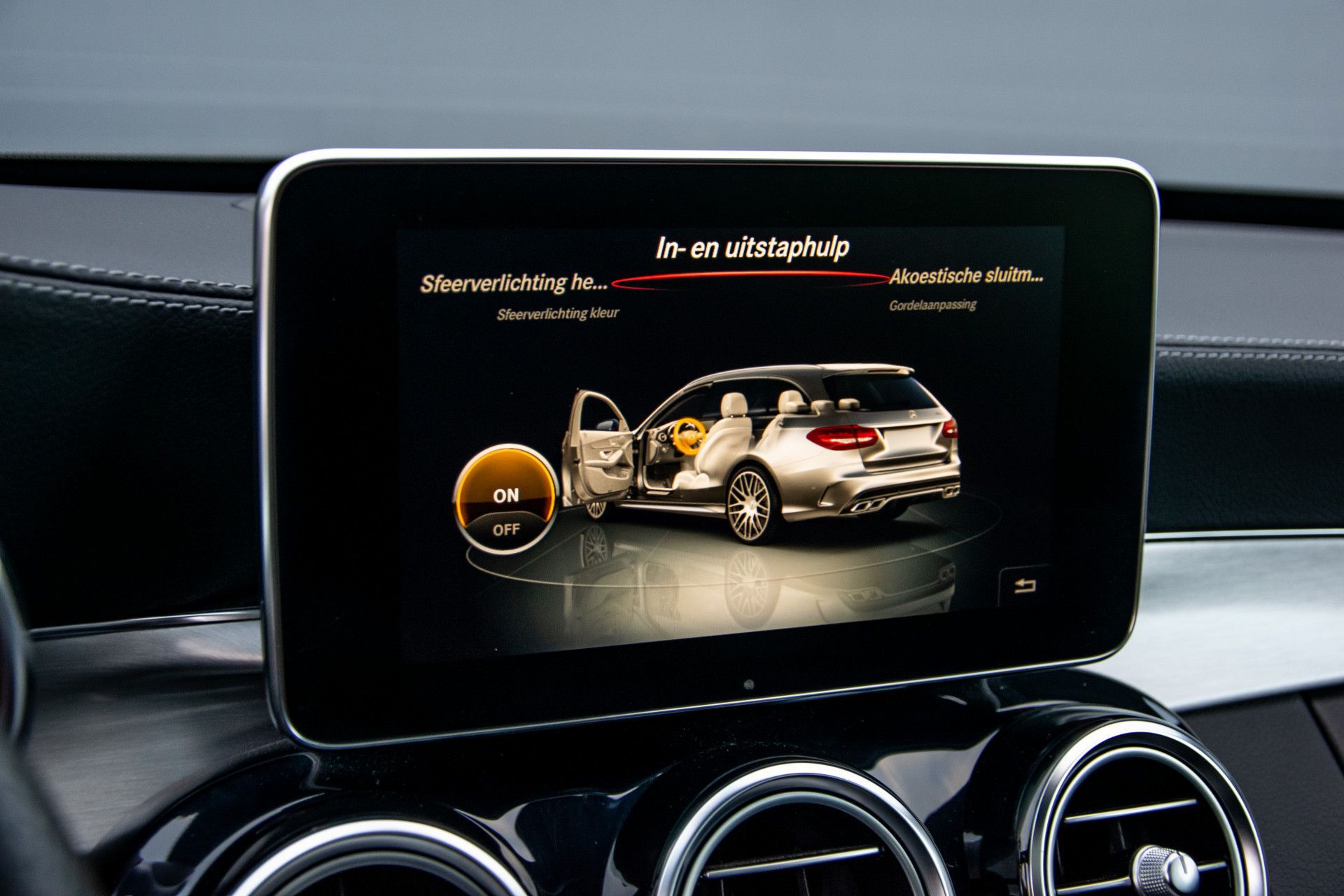 Mercedes-Benz C-Klasse Estate 63 AMG Night Designo | Rij-assistentie | Keyless | Burmester | Panorama Aut7 Foto 27