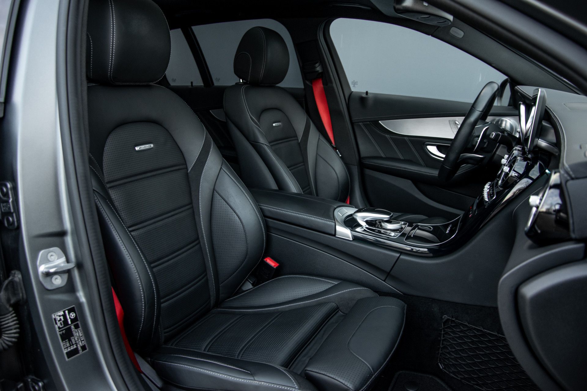 Mercedes-Benz C-Klasse Estate 63 AMG Night Designo | Rij-assistentie | Keyless | Burmester | Panorama Aut7 Foto 3