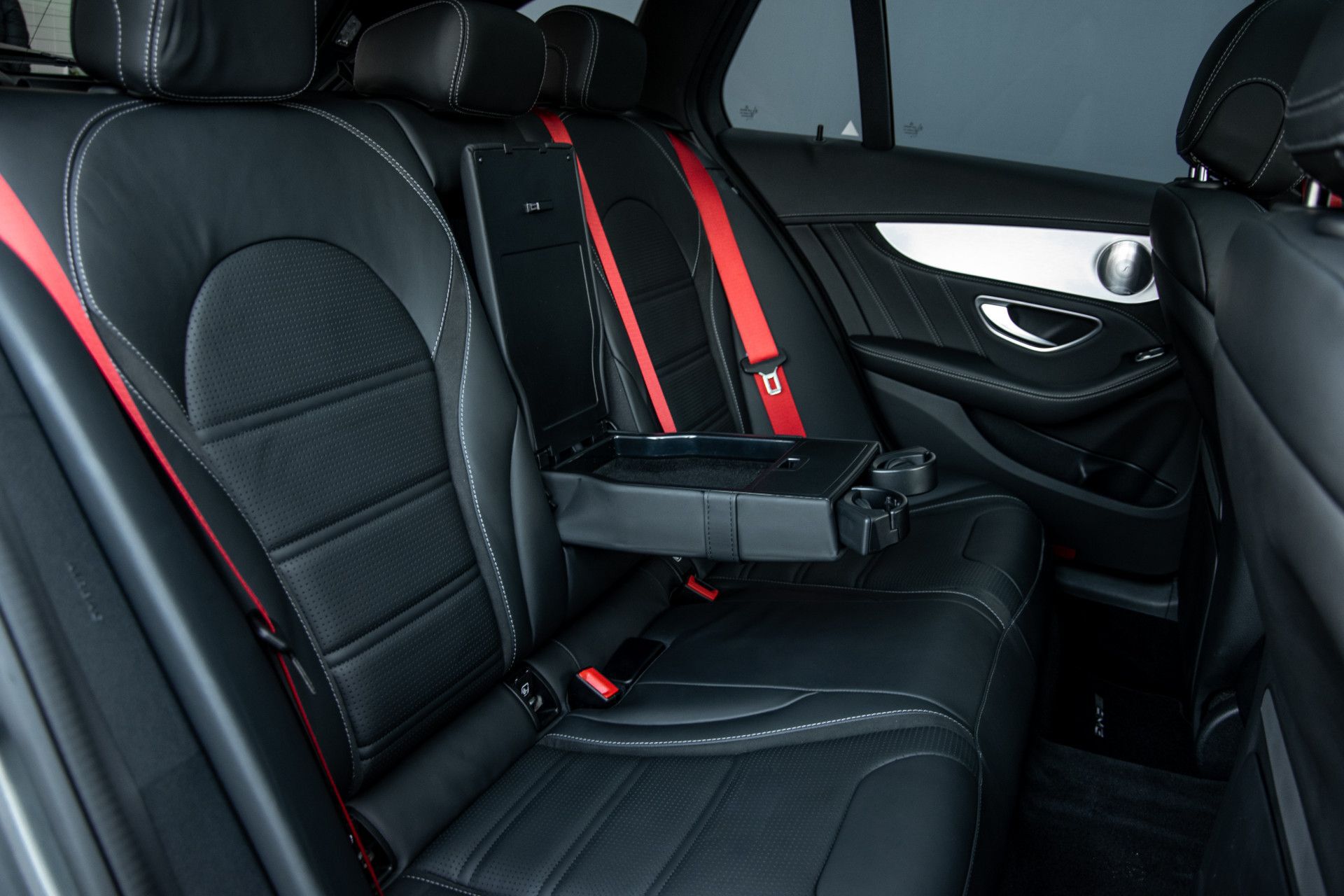 Mercedes-Benz C-Klasse Estate 63 AMG Night Designo | Rij-assistentie | Keyless | Burmester | Panorama Aut7 Foto 4
