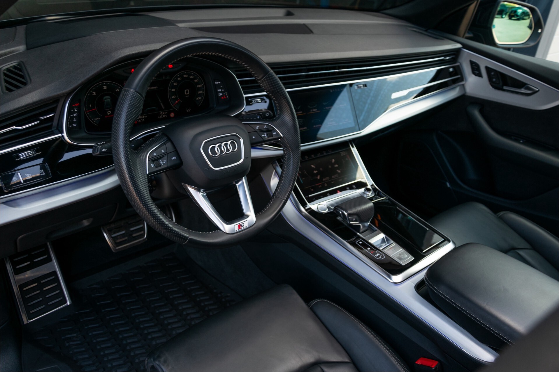 Audi Q8 50 TDI Quattro S-Line Luchtvering | AdaptiveCruise | Keyless | Matrix | HUD | Trekhaak | Garantie Aut8 Foto 19