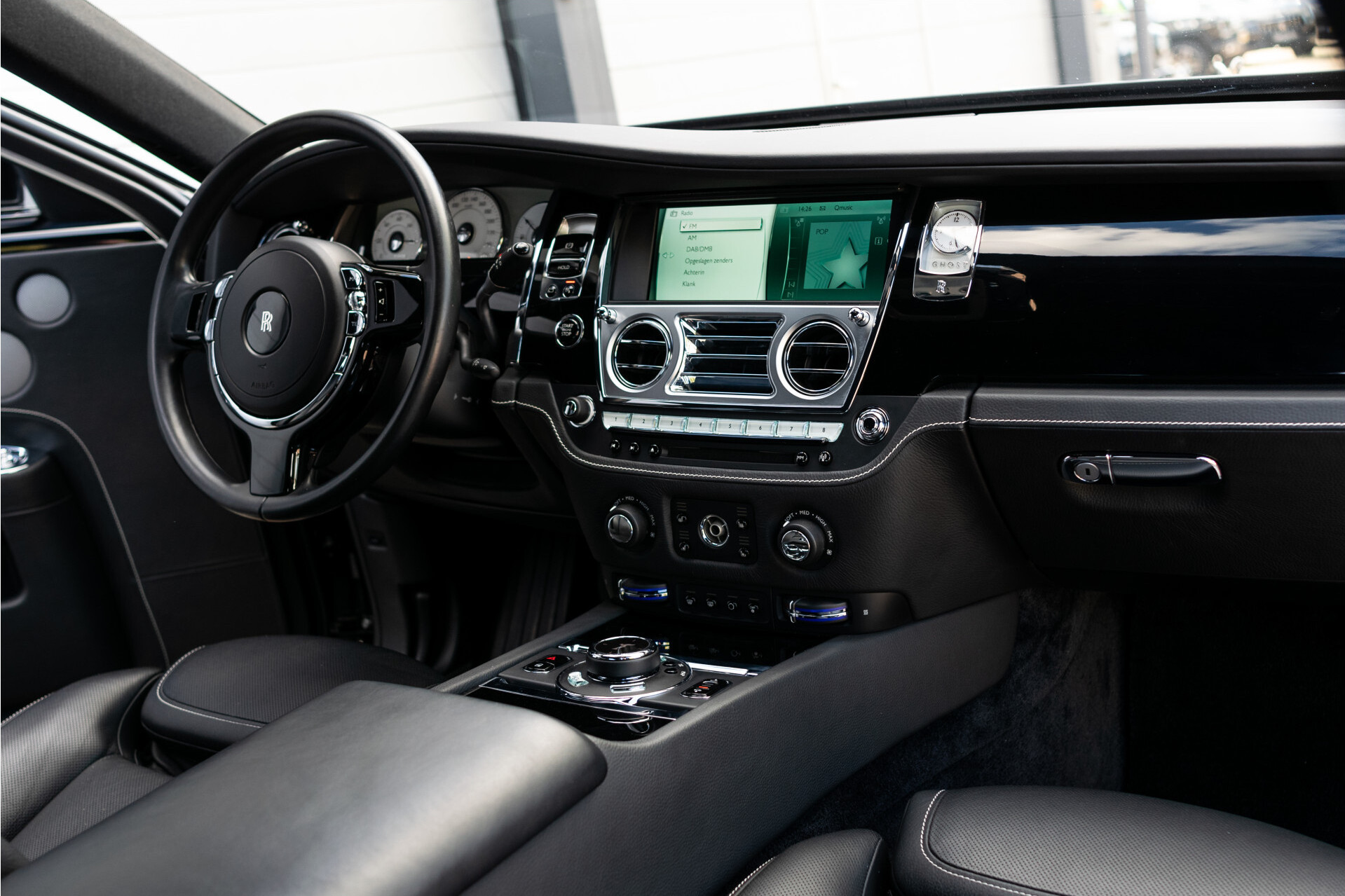 Rolls-Royce Ghost Series II 6.6 V12 Entertainment/HUD | 21" | DAB | Klaptafels | Driving Assistant Aut Foto 11