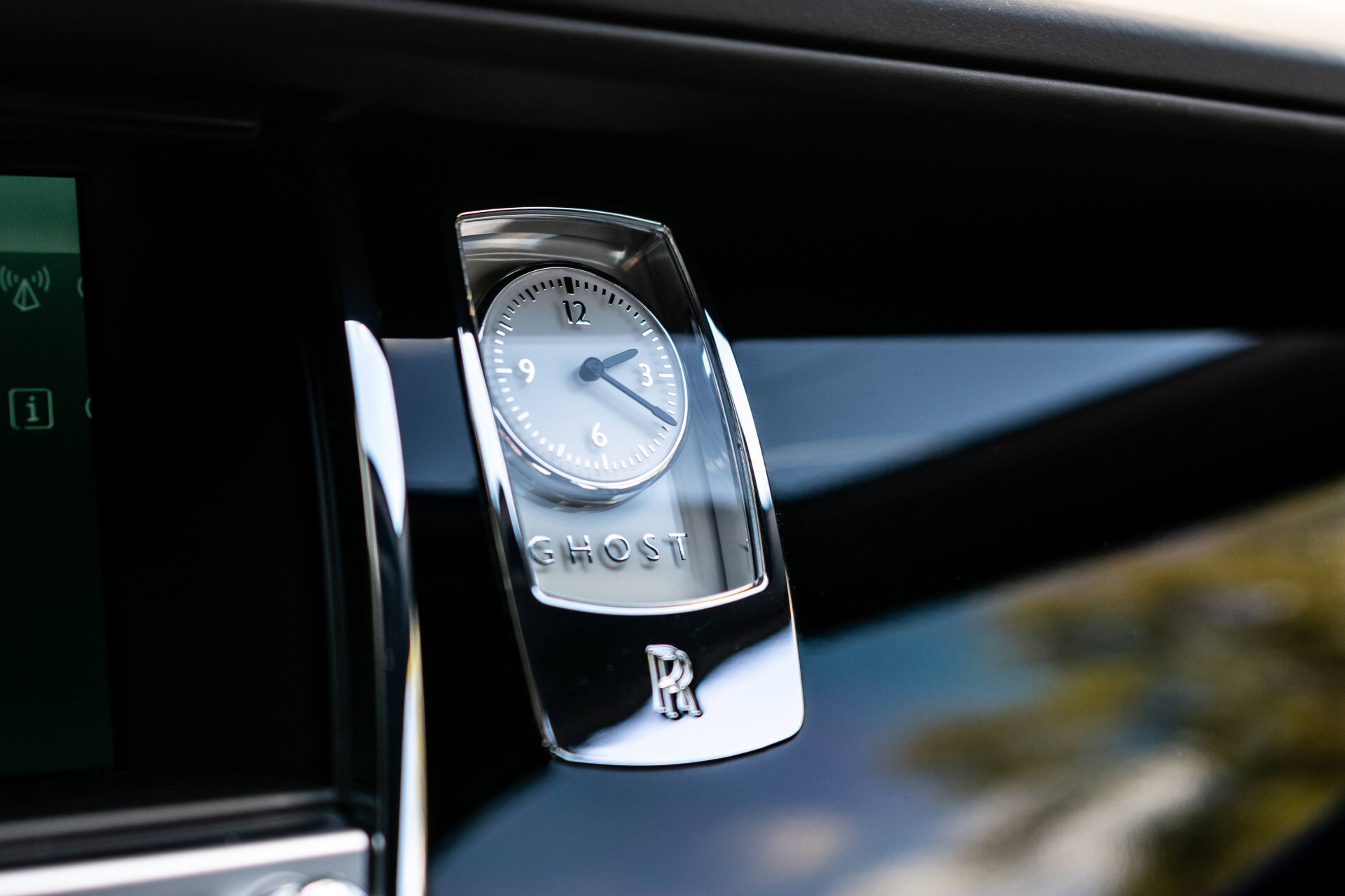 Rolls-Royce Ghost Series II 6.6 V12 Entertainment/HUD | 21" | DAB | Klaptafels | Driving Assistant Aut Foto 15