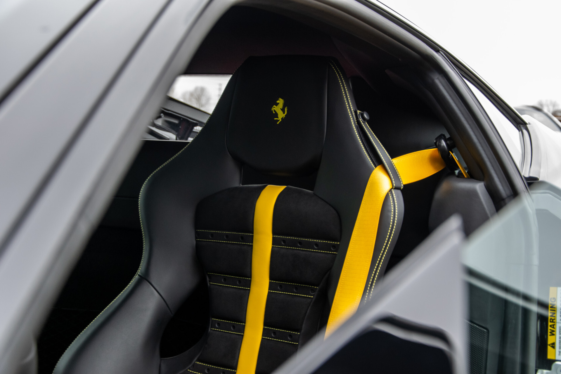 Ferrari F8 Tributo 3.9 V8 HELE Full Carbon | Lift | Racing Seats | Passenger Display | JBL | Camera Foto 12