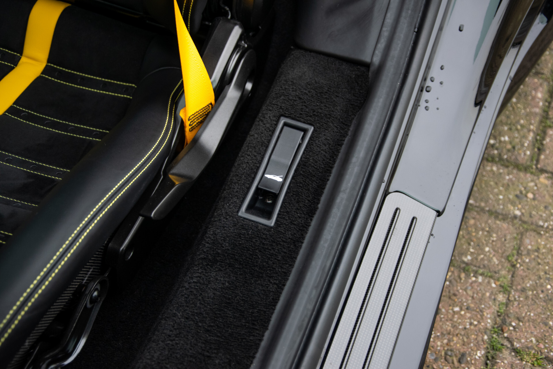 Ferrari F8 Tributo 3.9 V8 HELE Full Carbon | Lift | Racing Seats | Passenger Display | JBL | Camera Foto 13