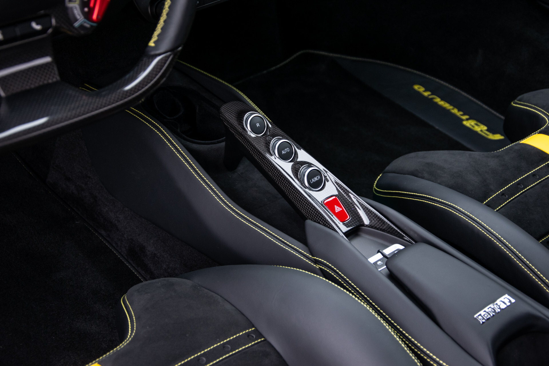 Ferrari F8 Tributo 3.9 V8 HELE Full Carbon | Lift | Racing Seats | Passenger Display | JBL | Camera Foto 21
