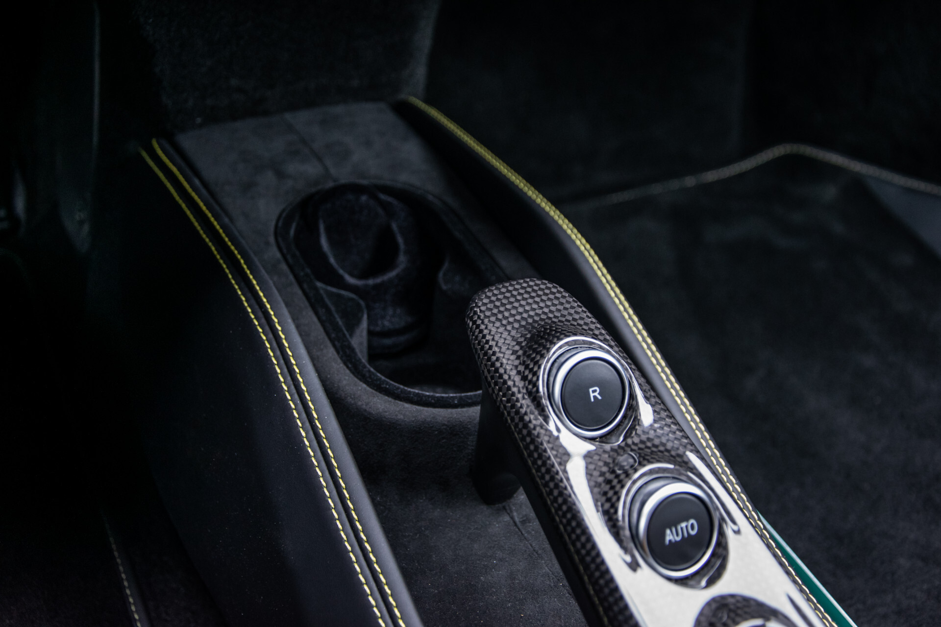 Ferrari F8 Tributo 3.9 V8 HELE Full Carbon | Lift | Racing Seats | Passenger Display | JBL | Camera Foto 42