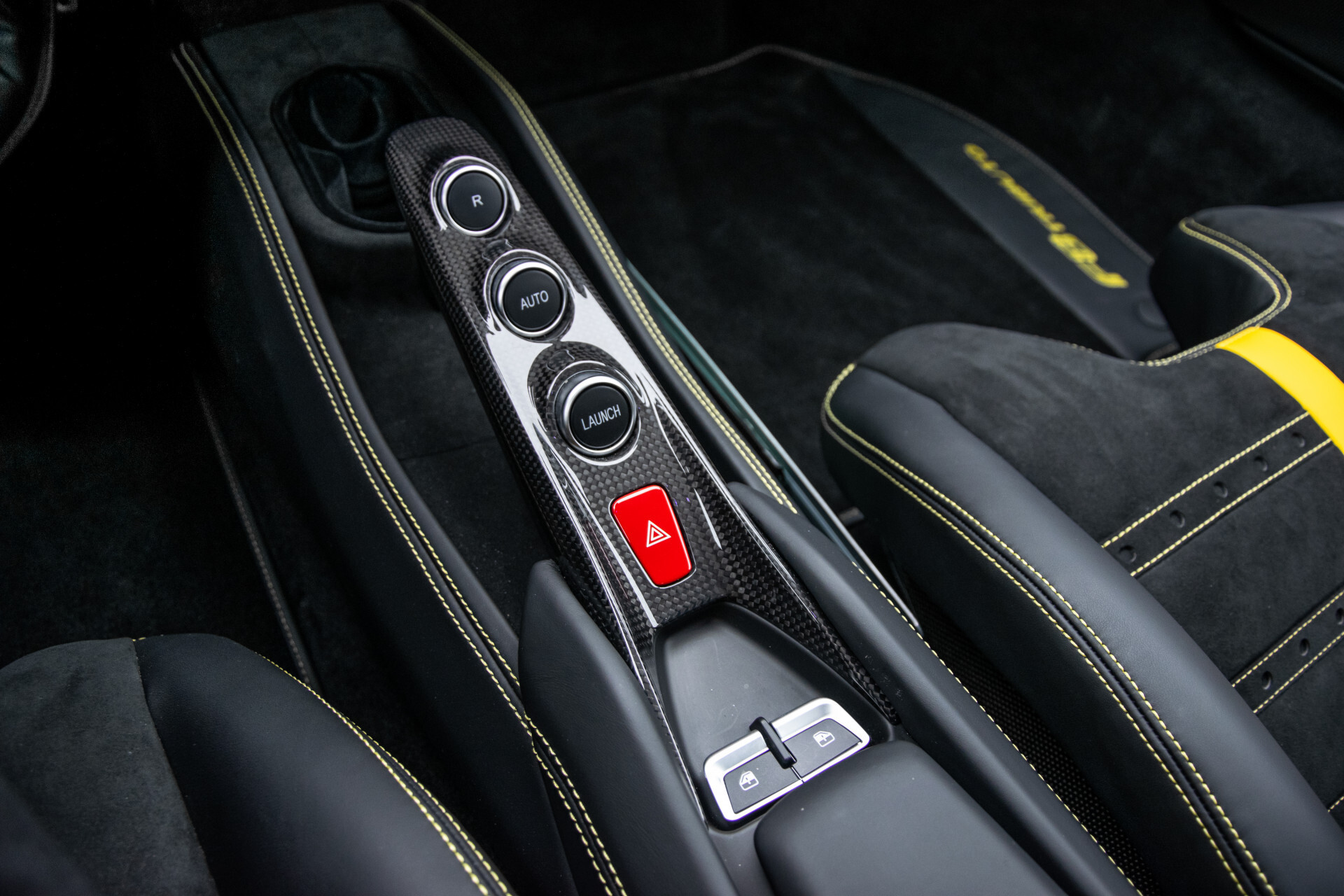 Ferrari F8 Tributo 3.9 V8 HELE Full Carbon | Lift | Racing Seats | Passenger Display | JBL | Camera Foto 45