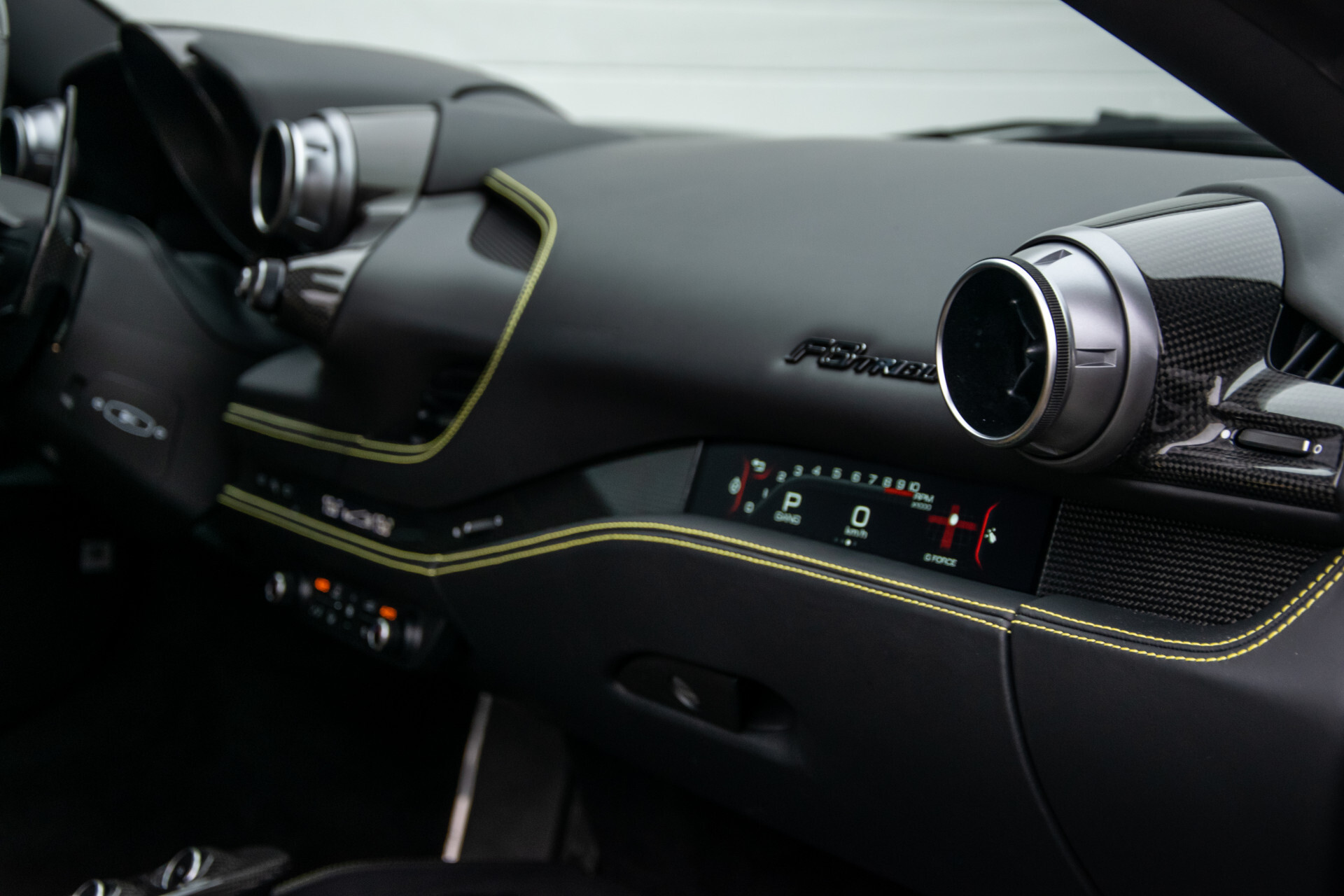 Ferrari F8 Tributo 3.9 V8 HELE Full Carbon | Lift | Racing Seats | Passenger Display | JBL | Camera Foto 46