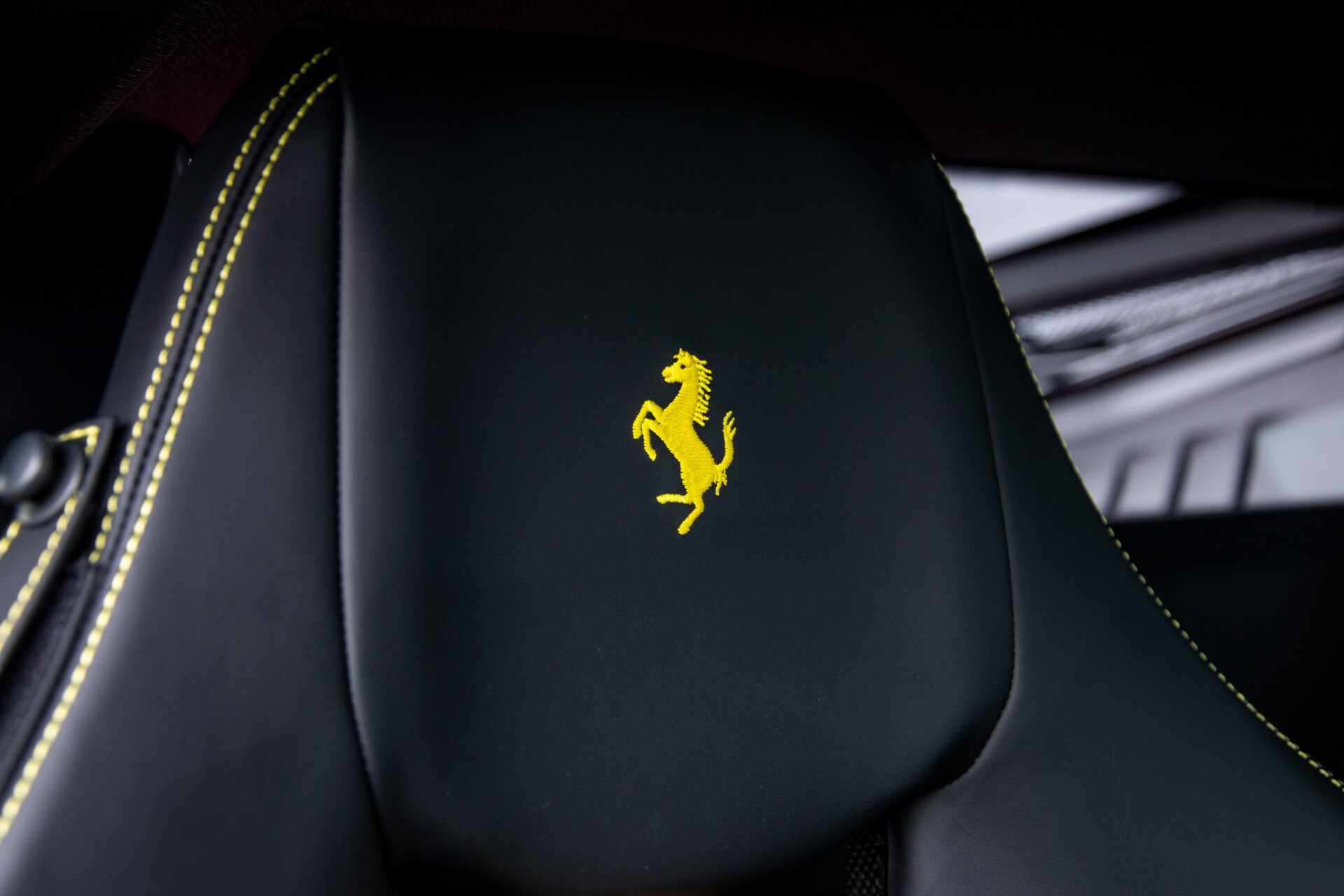 Ferrari F8 Tributo 3.9 V8 HELE Full Carbon | Lift | Racing Seats | Passenger Display | JBL | Camera Foto 50