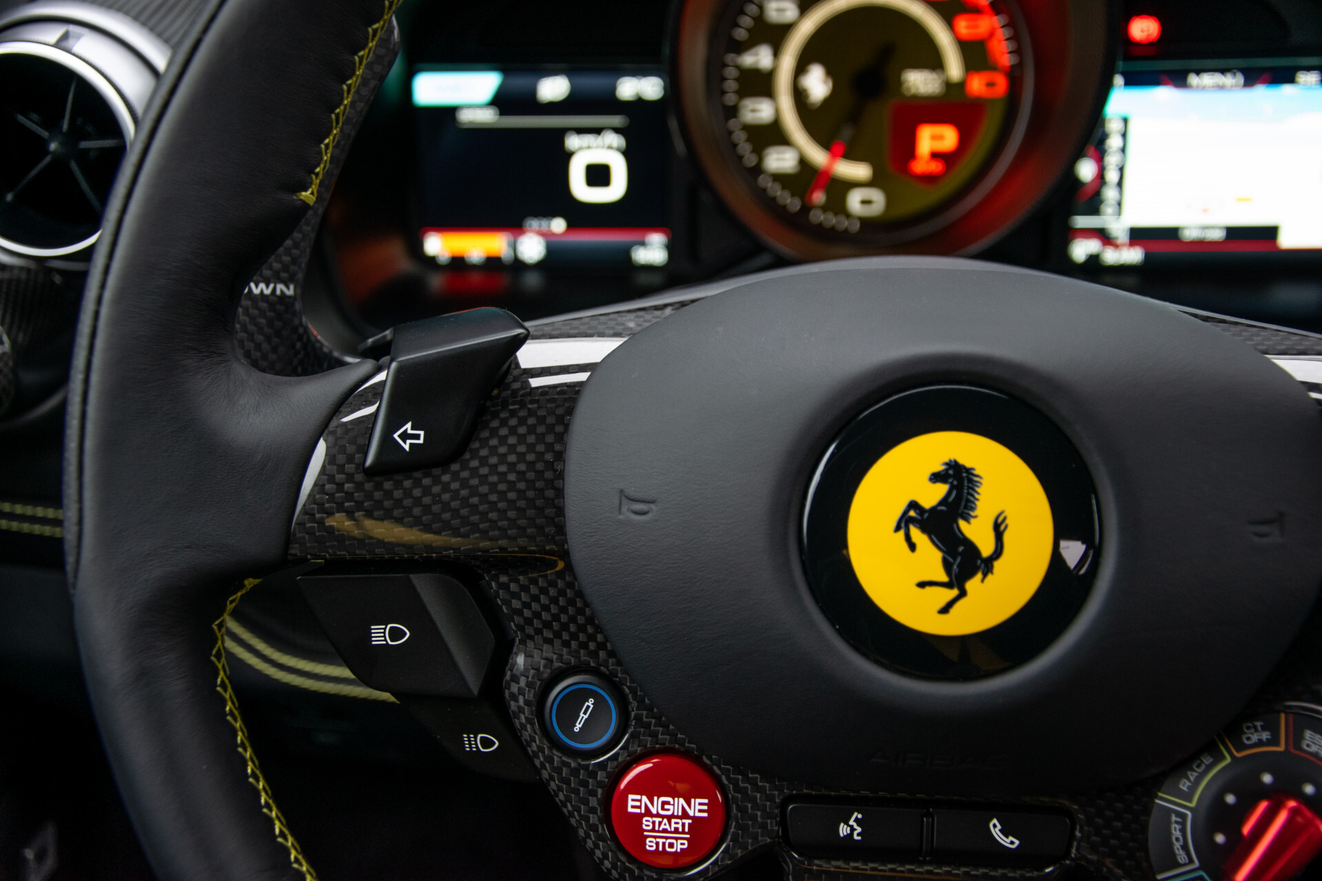 Ferrari F8 Tributo 3.9 V8 HELE Full Carbon | Lift | Racing Seats | Passenger Display | JBL | Camera Foto 7