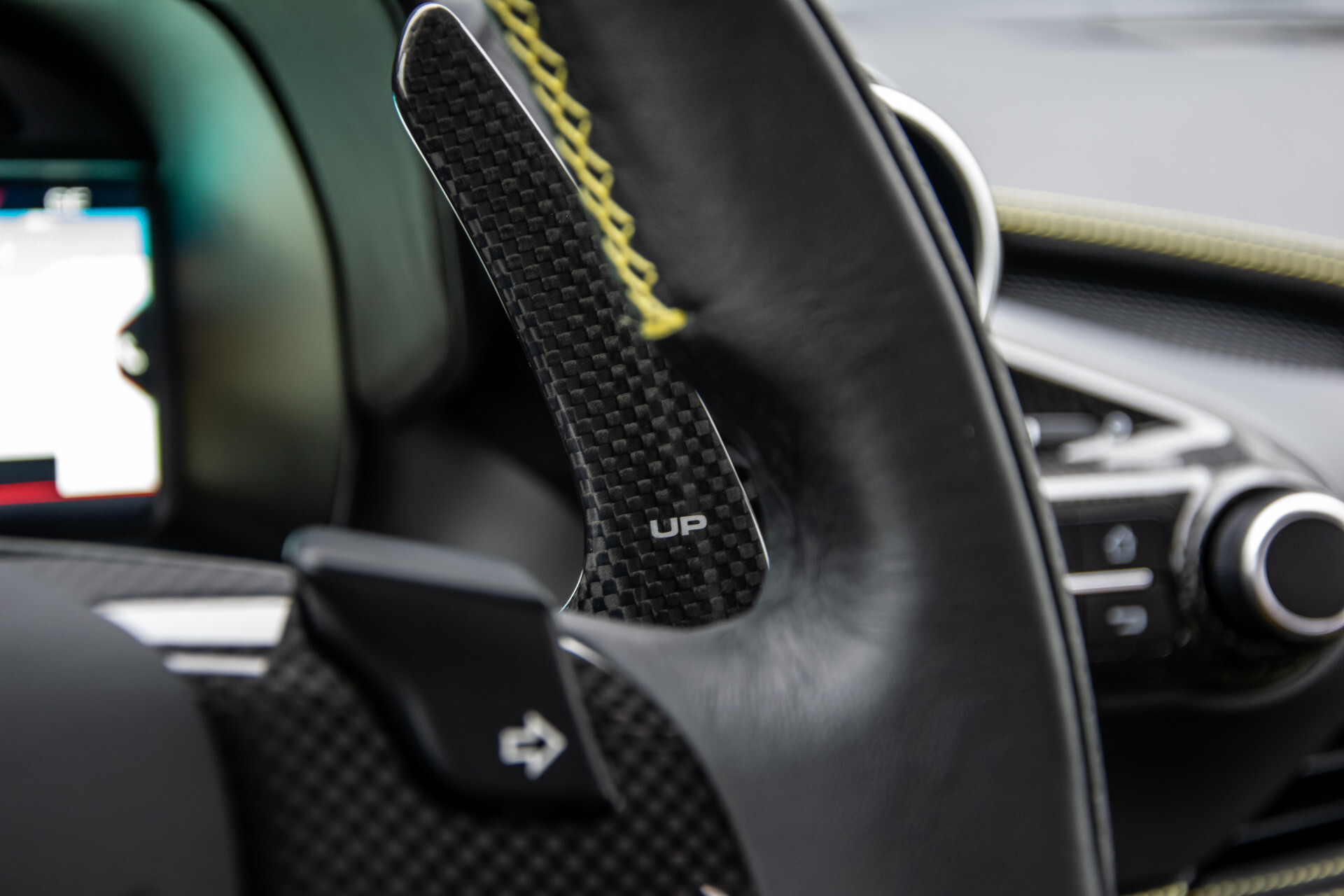 Ferrari F8 Tributo 3.9 V8 HELE Full Carbon | Lift | Racing Seats | Passenger Display | JBL | Camera Foto 9