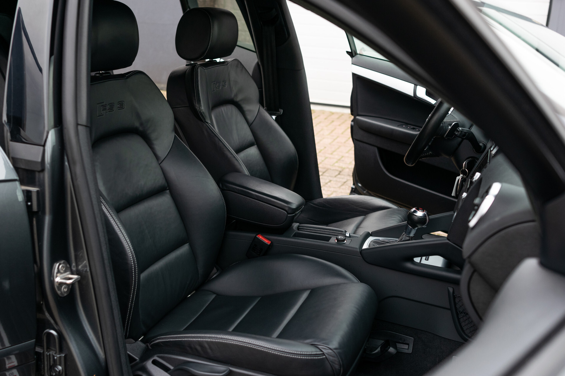 Audi RS3 Sportback 2.5 T Quattro 67 dkm | 2e eigenaar | New Service | volledige historie Foto 3