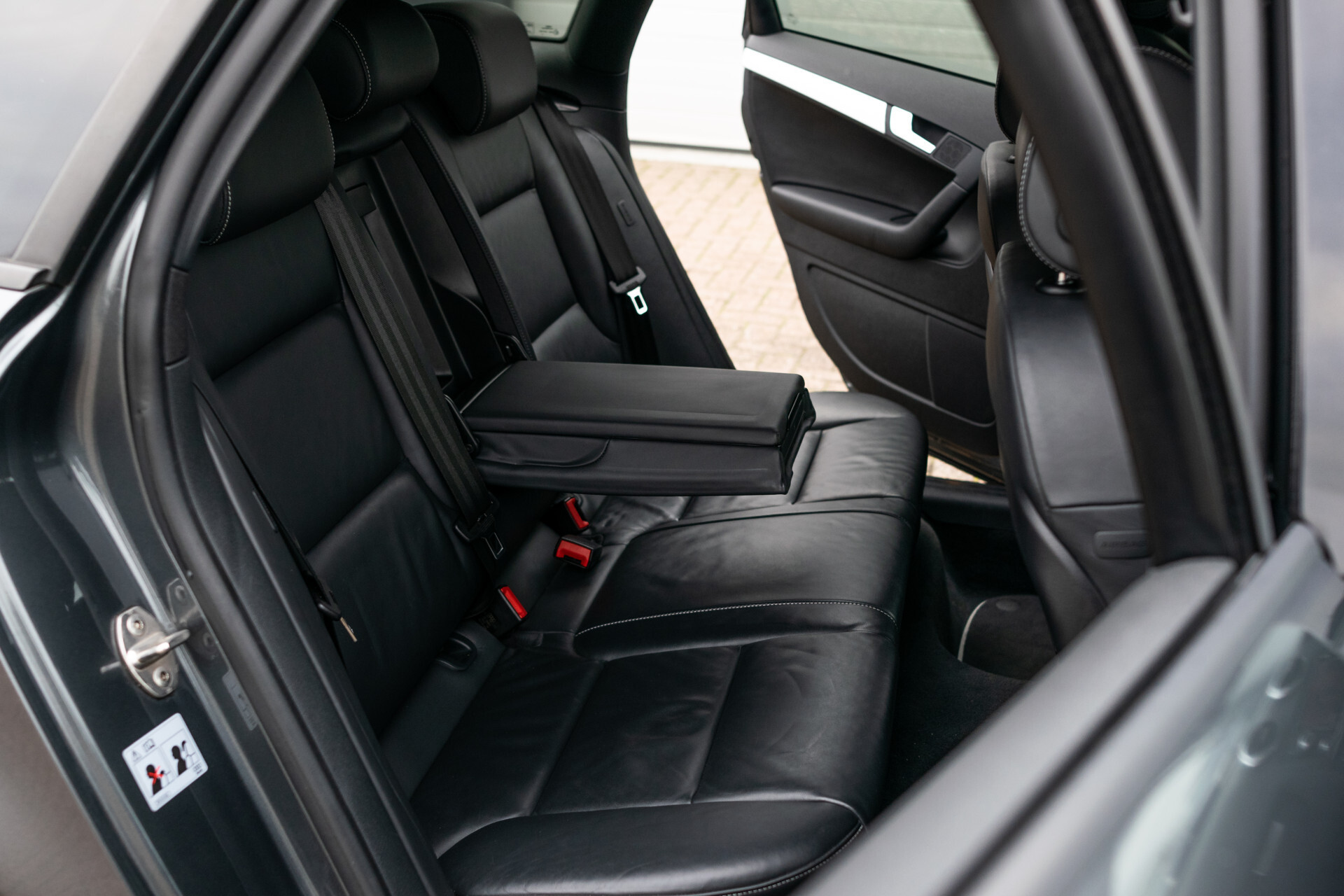 Audi RS3 Sportback 2.5 T Quattro 67 dkm | 2e eigenaar | New Service | volledige historie Foto 4