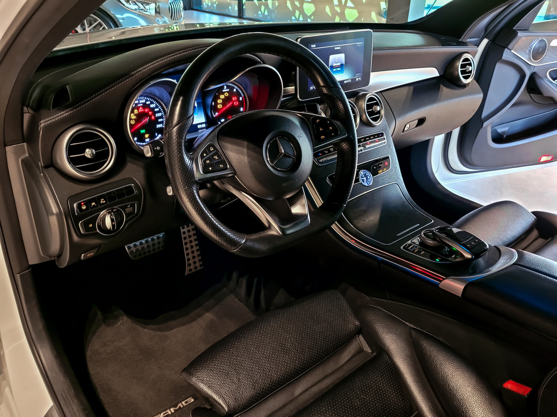 Mercedes-Benz C-Klasse Estate 250 Cdi AMG Panorama | Luchtvering | Distronic | Comand | Trekhaak | LED | 19" Foto 17