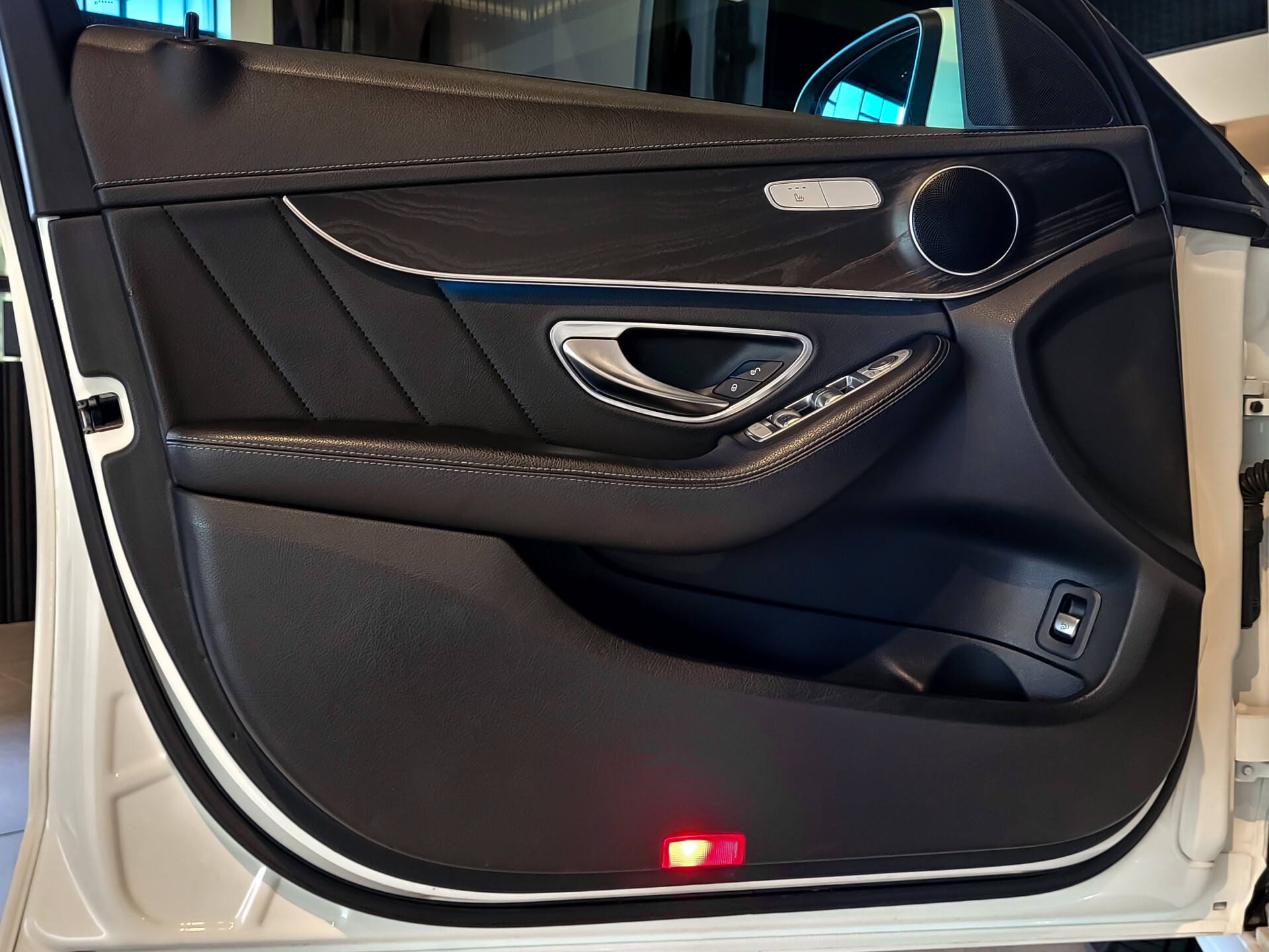 Mercedes-Benz C-Klasse Estate 250 Cdi AMG Panorama | Luchtvering | Distronic | Comand | Trekhaak | LED | 19" Foto 9