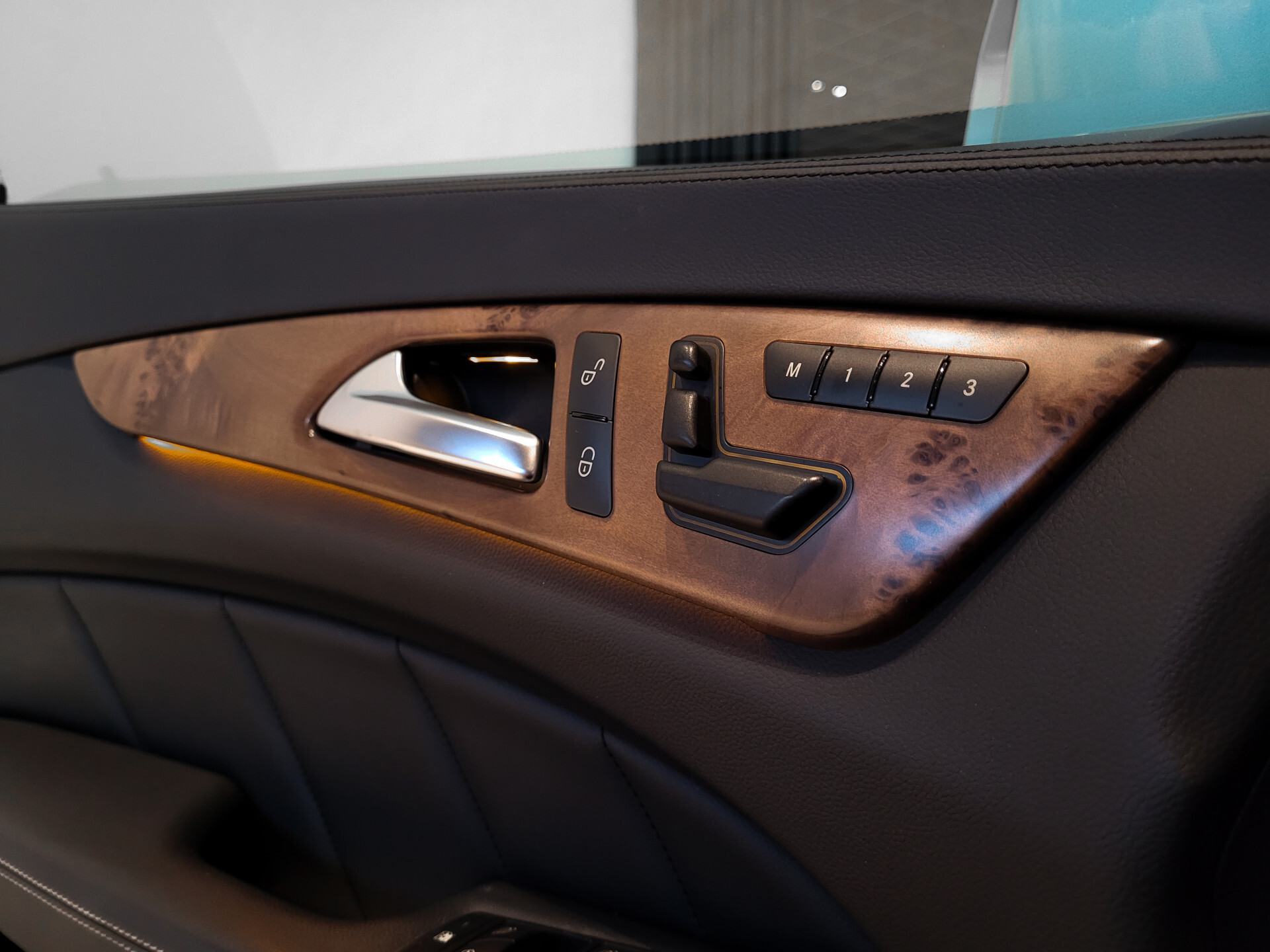 Mercedes-Benz CLS-Klasse 500 AMG Luchtvering | Schuifdak | Keyless | Distronic | Harman-Kardon | Massage | Nightvision | Dealer onderhouden Foto 10