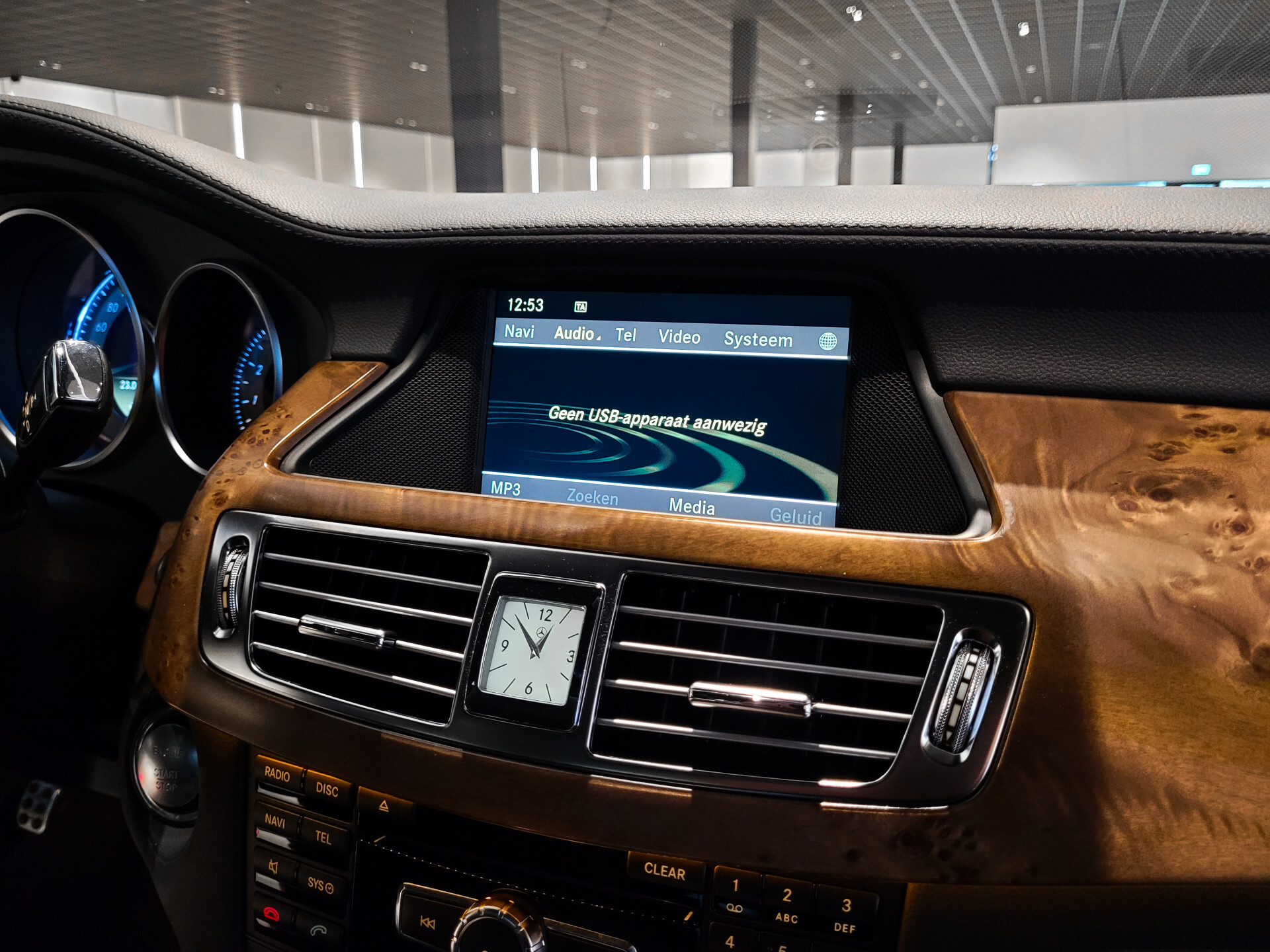 Mercedes-Benz CLS-Klasse 500 AMG Luchtvering | Schuifdak | Keyless | Distronic | Harman-Kardon | Massage | Nightvision | Dealer onderhouden Foto 13