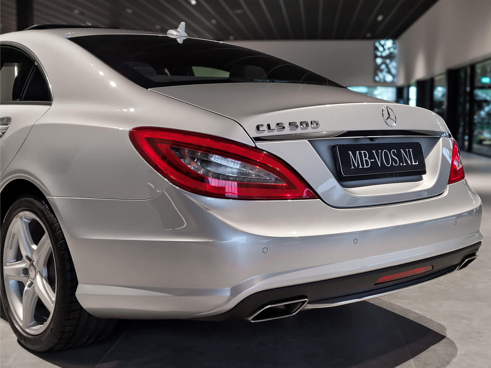 Mercedes-Benz CLS-Klasse 500 AMG Luchtvering | Schuifdak | Keyless | Distronic | Harman-Kardon | Massage | Nightvision | Dealer onderhouden Foto 33