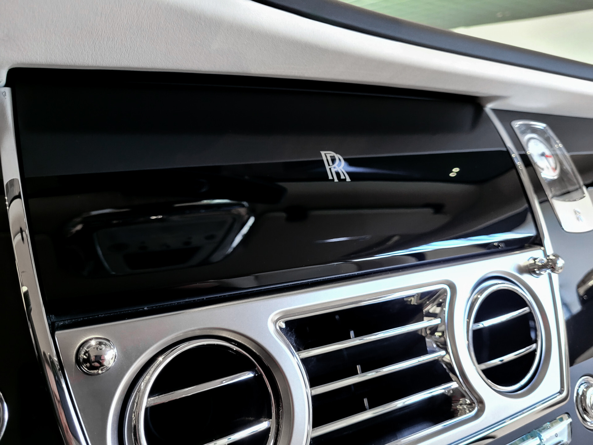 Rolls-Royce Wraith 6.6 V12 Starlight | 22" | Bespoke | HUD | Driving Assistant | Full History Foto 22