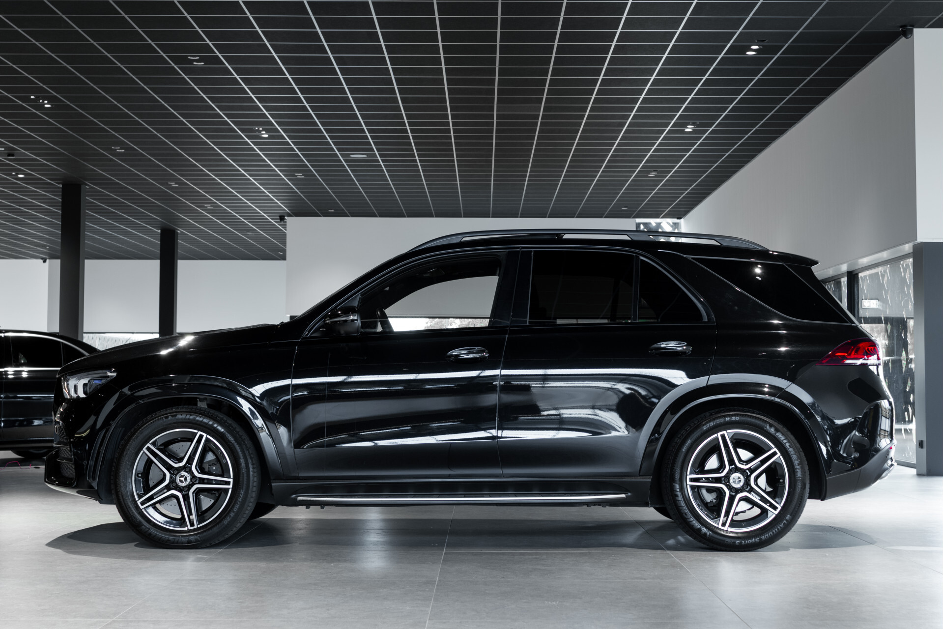 Mercedes-Benz GLE 450 4-M AMG Night | Luchtvering | Keyless | ACC | Pano | Trekhaak | Burmester | Mem | 360 | BTW Aut9 Foto 4