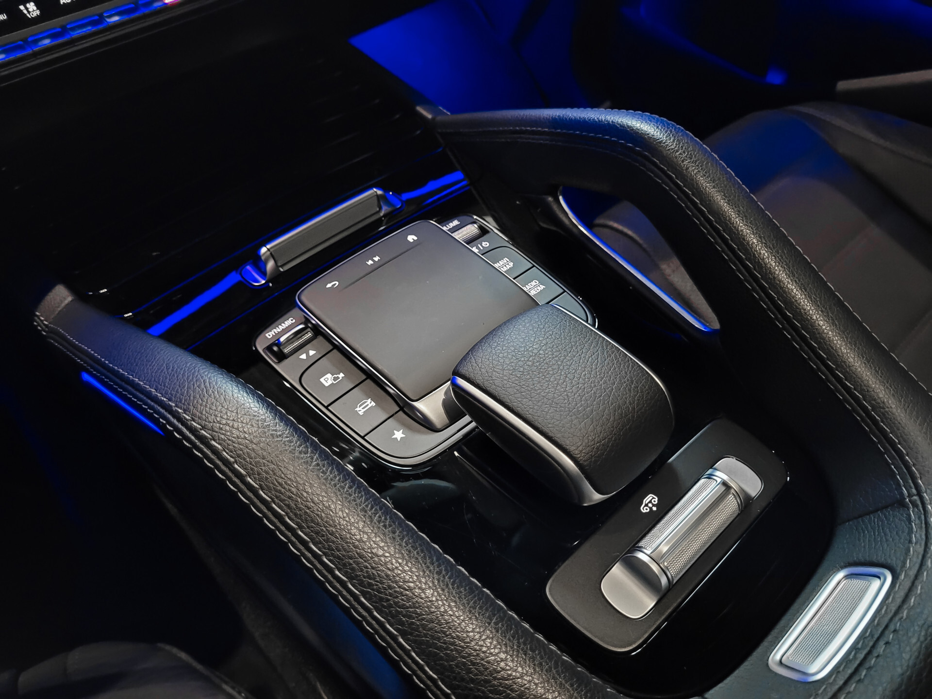 Mercedes-Benz GLE 450 d 4-M AMG 7-Pers | Keyless | ACC | HUD | Standkachel | 360 | Stoelkoeling | Pano | Luchtvering | Air-Balance Foto 22