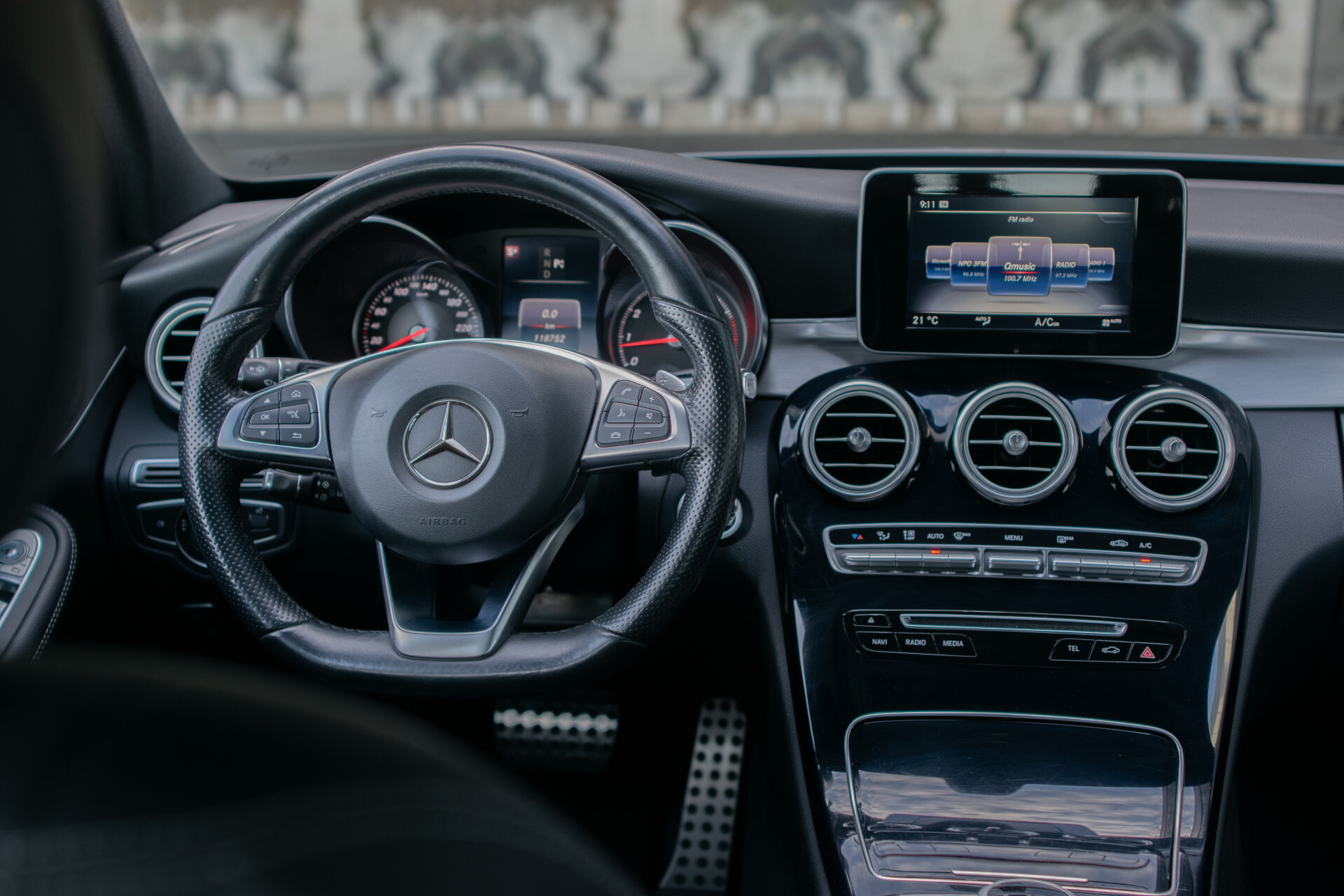 Mercedes-Benz C-Klasse Estate 180 AMG Sport Edition Leder | Sfeerverlichting | Aut-kofferklep | LED | 19" | New Service/APK Foto 33