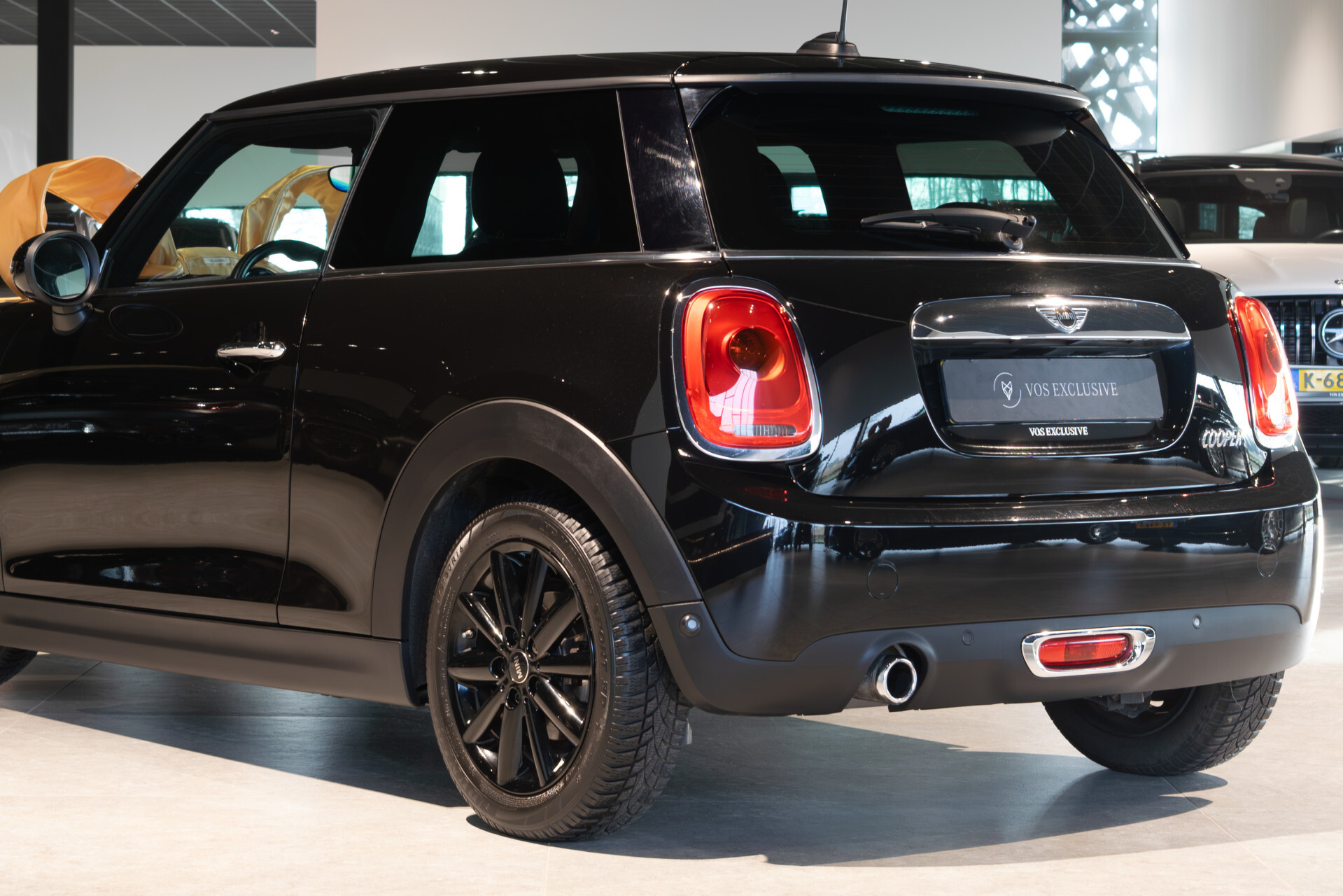 MINI 1.5 Cooper Business BLACK NL auto | Cruise | New service | LM velgen Foto 5