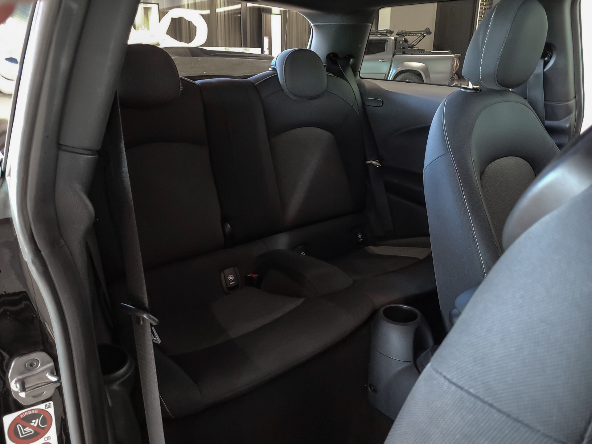 MINI 1.5 Cooper Business BLACK NL auto | Cruise | New service | LM velgen Foto 8
