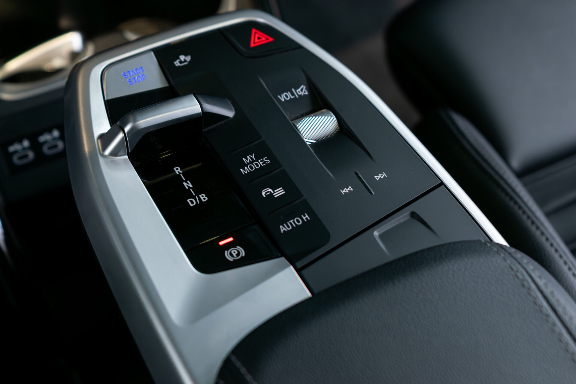 BMW iX1 xDrive30 M-sport Launch Edition 67 kWh Pano | Harman-Kardon | Massage | Incl. BTW Foto 33