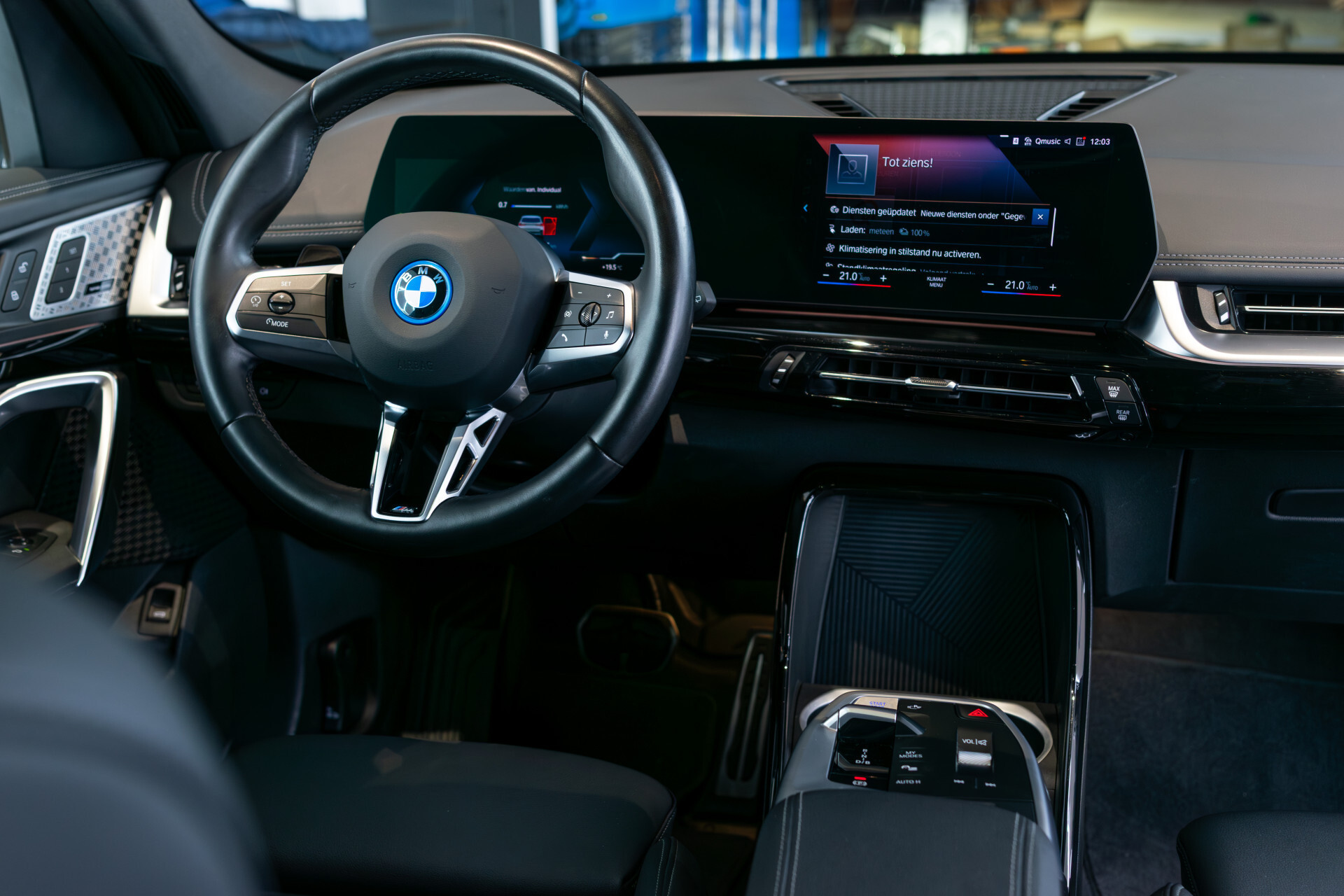 BMW iX1 xDrive30 M-sport Launch Edition 67 kWh Pano | Harman-Kardon | Massage | Incl. BTW Foto 43