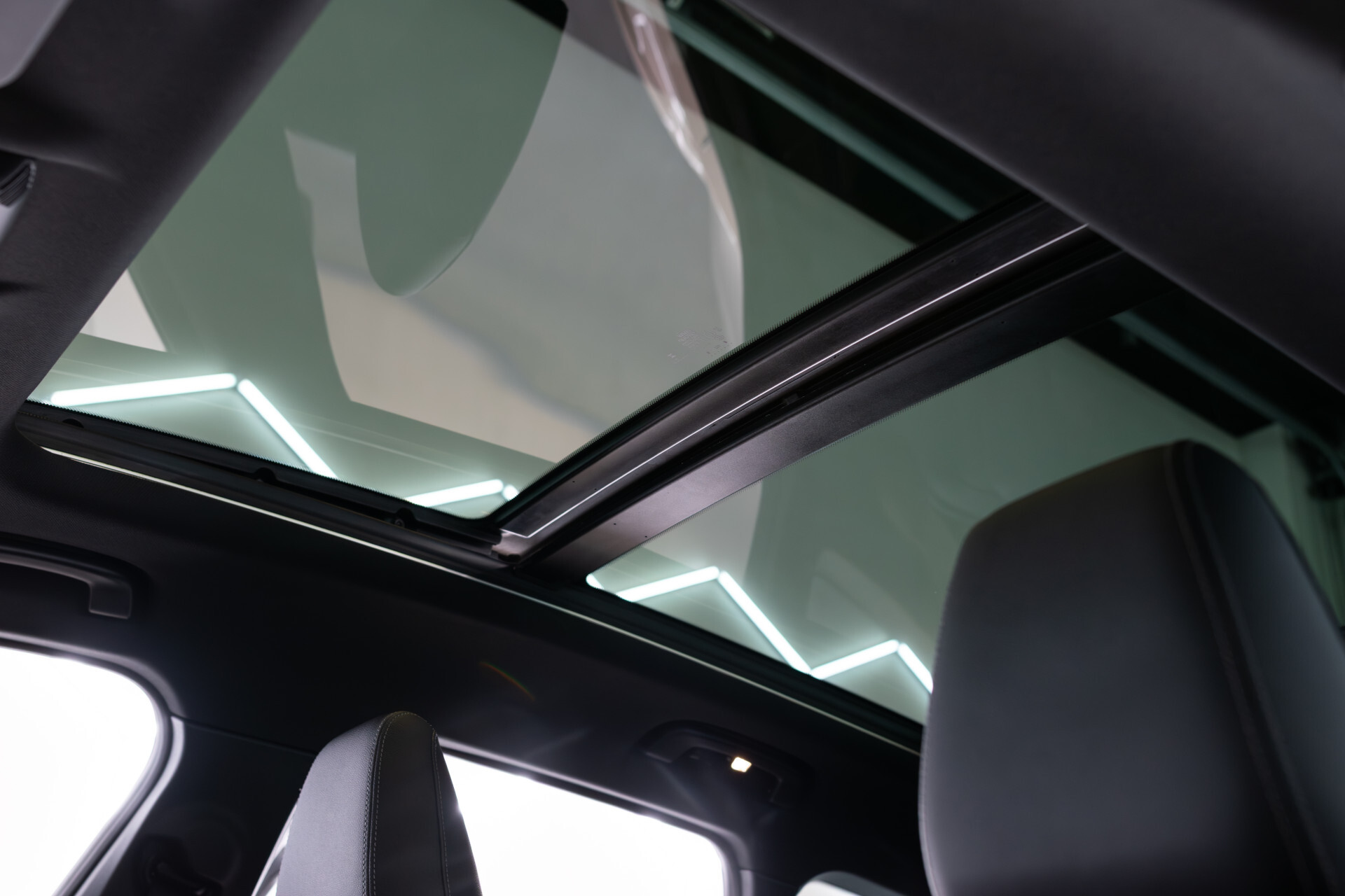 BMW iX1 xDrive30 M-sport Launch Edition 67 kWh Pano | Harman-Kardon | Massage | Incl. BTW Foto 45
