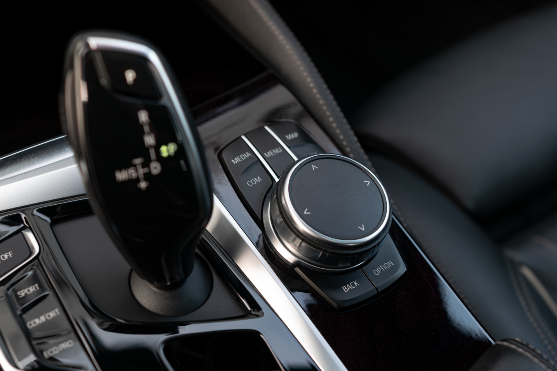BMW 5 Serie 530i M-sport High Executive | ACC | Keyless | Pano Foto 37