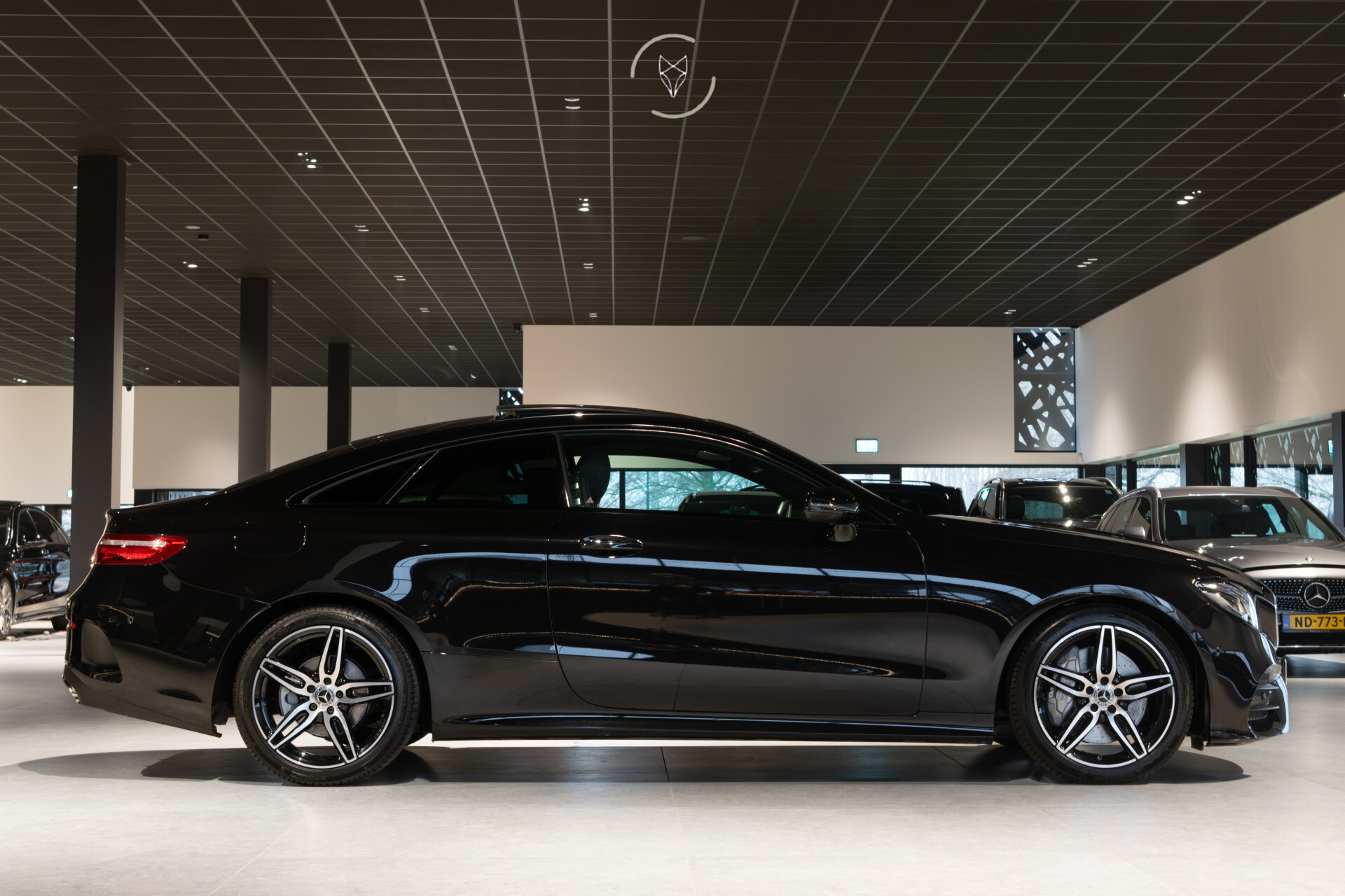 Mercedes-Benz E-Klasse Coupé 300 AMG Night | Pano | Keyless | Distronic | Burmester | Mem | Flowing Lines | New Service Foto 9