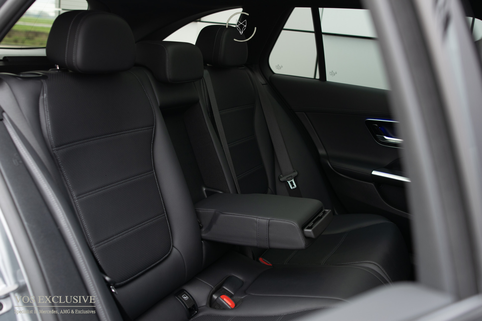 Mercedes-Benz C-Klasse Estate 300 AMG Night Massage | ACC | Keyless | Pano | 360° | Soundsysteem | LED | 19" | New Service Foto 8