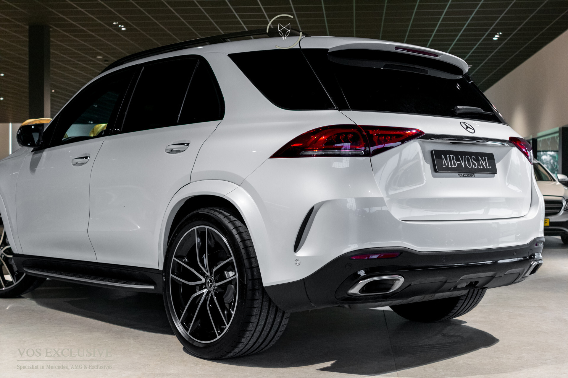 Mercedes-Benz GLE 450 4-M AMG Night | Luchtvering | Carbon | Nappa | ACC | HUD | Keyless | Standkachel | Softclose | Manufaktur | Burmester | Mem | Trekhaak Foto 4