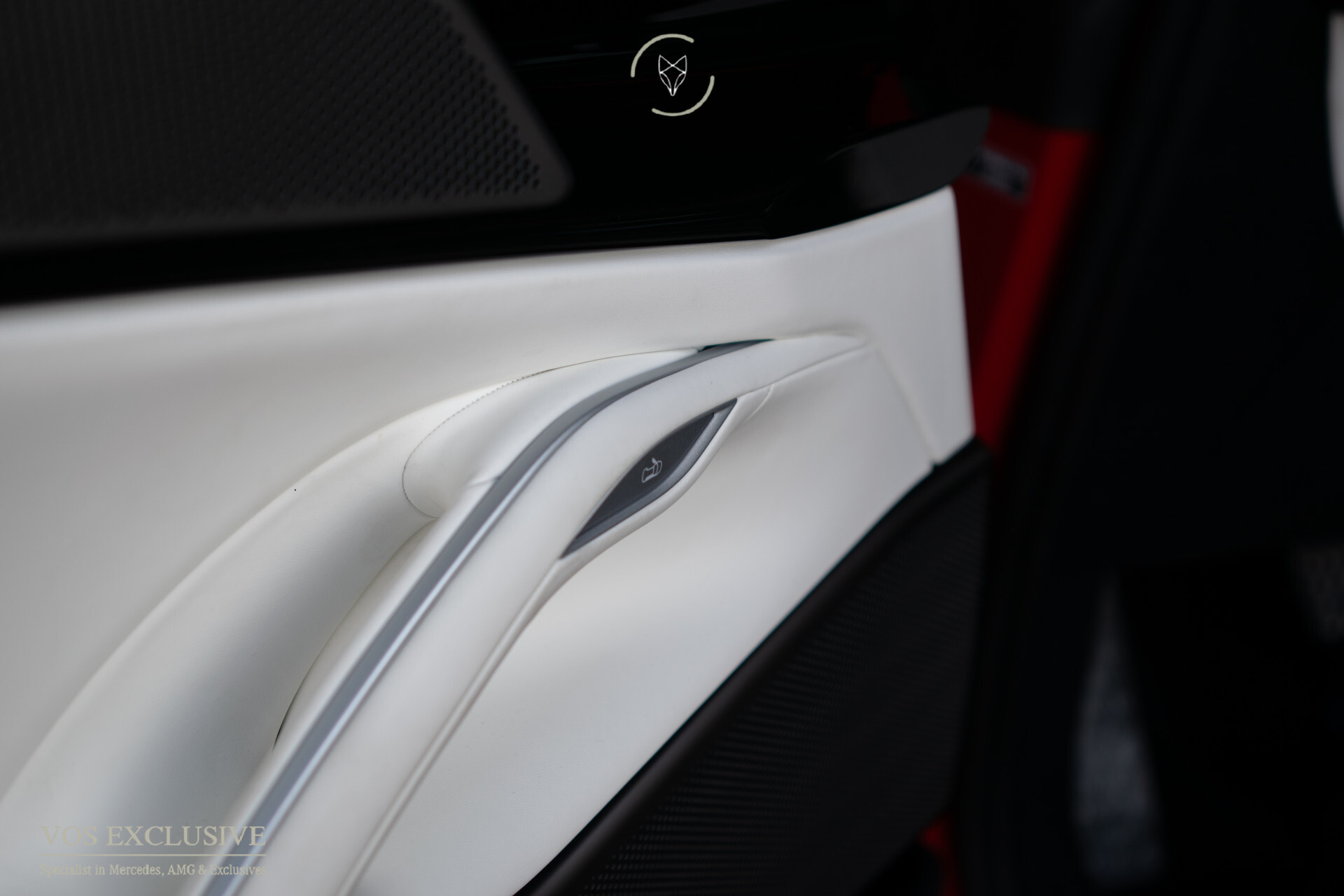Ferrari Purosangue 6.5 V12 Full Carbon in- en exterior | Pelle Bianca Special Leather | Geventileerde stoelen met massage Foto 12