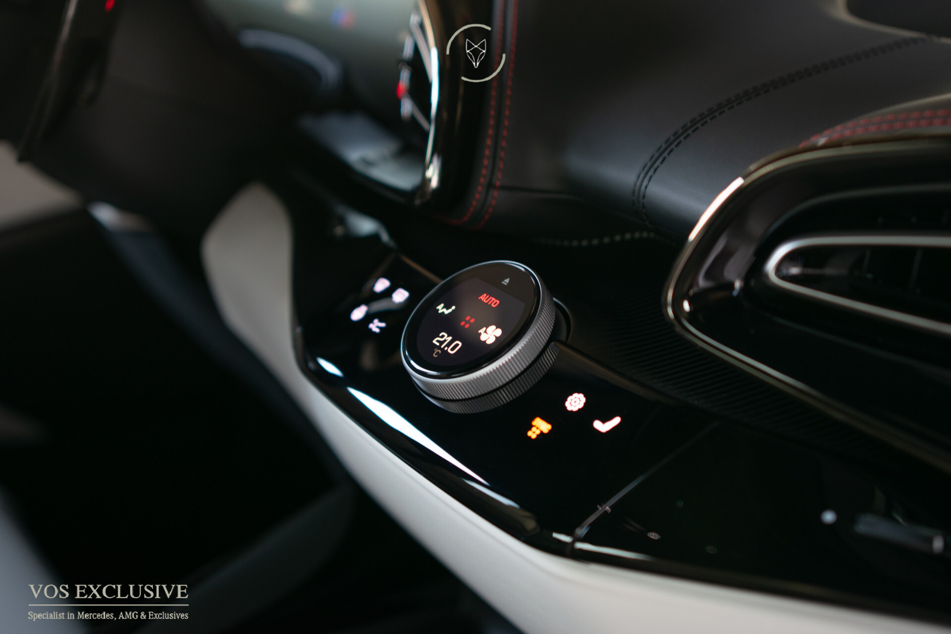 Ferrari Purosangue 6.5 V12 Full Carbon in- en exterior | Pelle Bianca Special Leather | Geventileerde stoelen met massage Foto 17