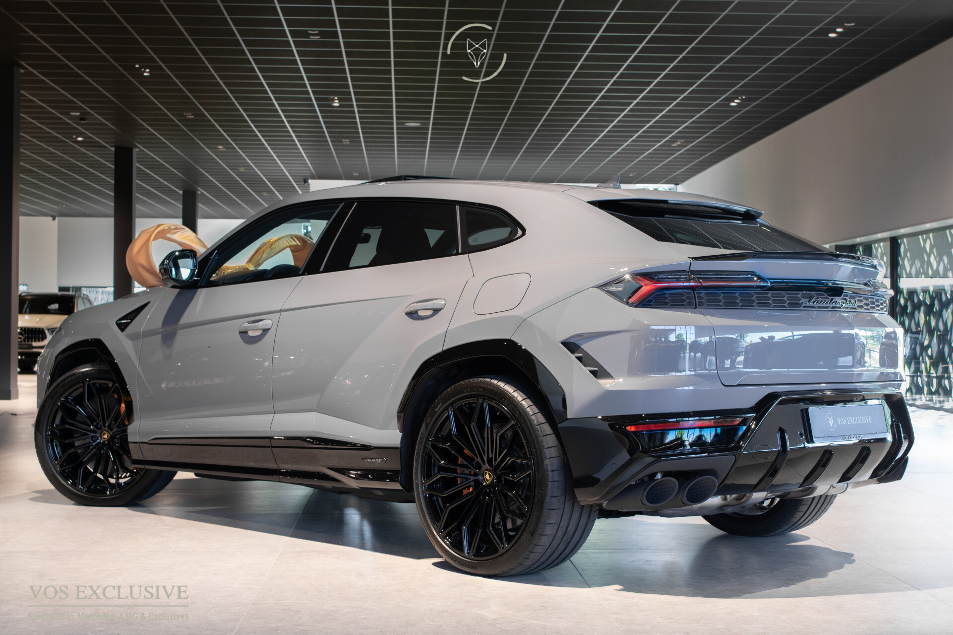Lamborghini Urus 4.0 V8 Hybrid SE 800PK Ad Personam | Style Package | Big Carbon Package | B&O Advanced 3D |  | ANIMA | HUD | 23" | Massage | China Grey Foto 2