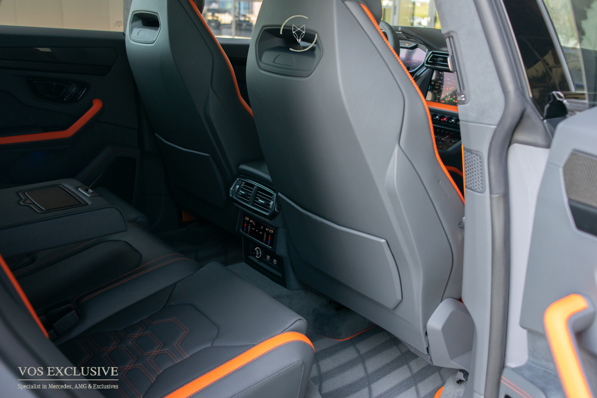 Lamborghini Urus 4.0 V8 Hybrid SE 800PK Ad Personam | Style Package | Big Carbon Package | B&O Advanced 3D |  | ANIMA | HUD | 23" | Massage | China Grey Foto 6