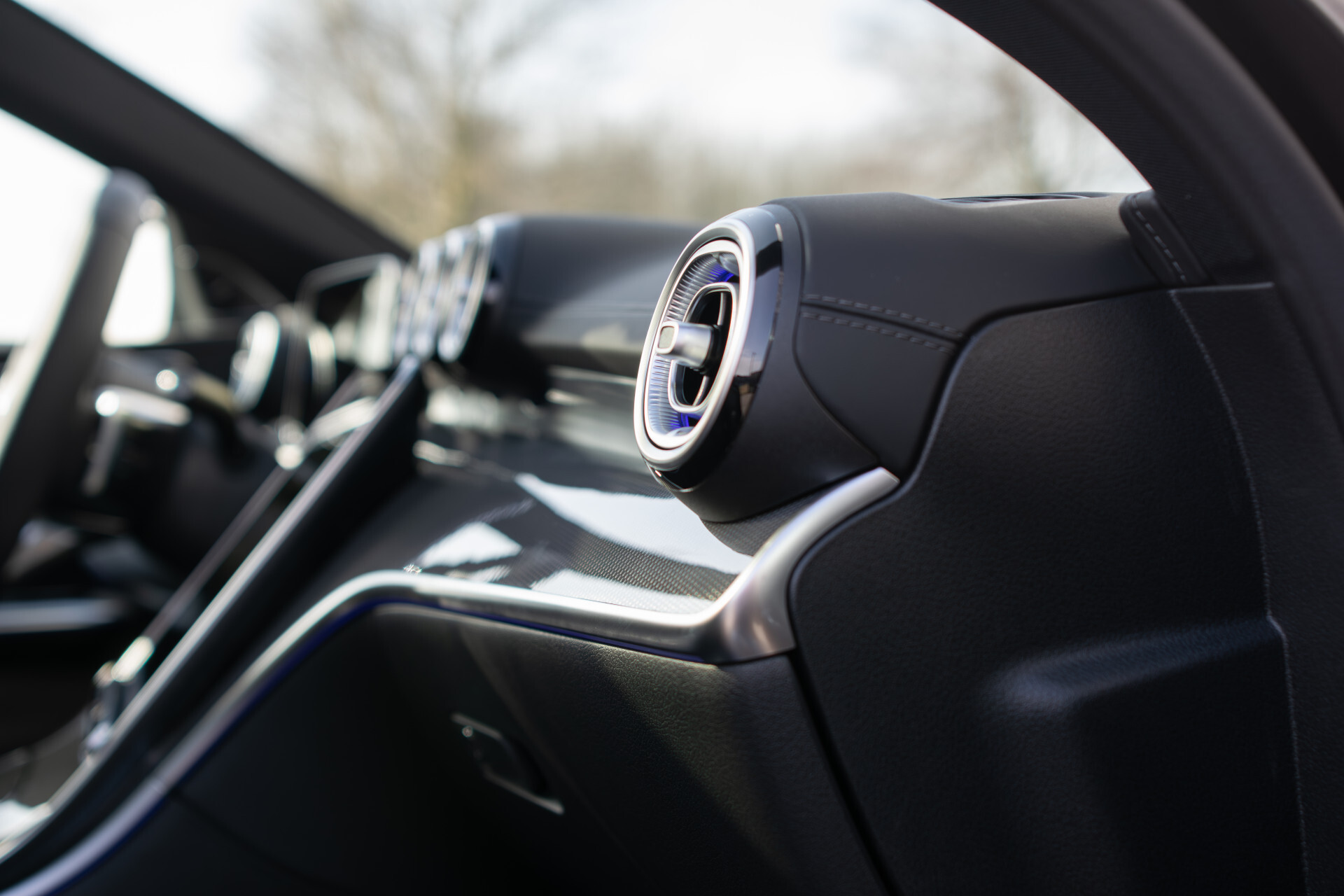 Mercedes-Benz C-Klasse 300 e AMG Magno | Nappa | Night | Rij-assistentie Plus | Keyless-Go | Stoelkoeling | Pano | 360° | Burmester | 19'' Foto 41